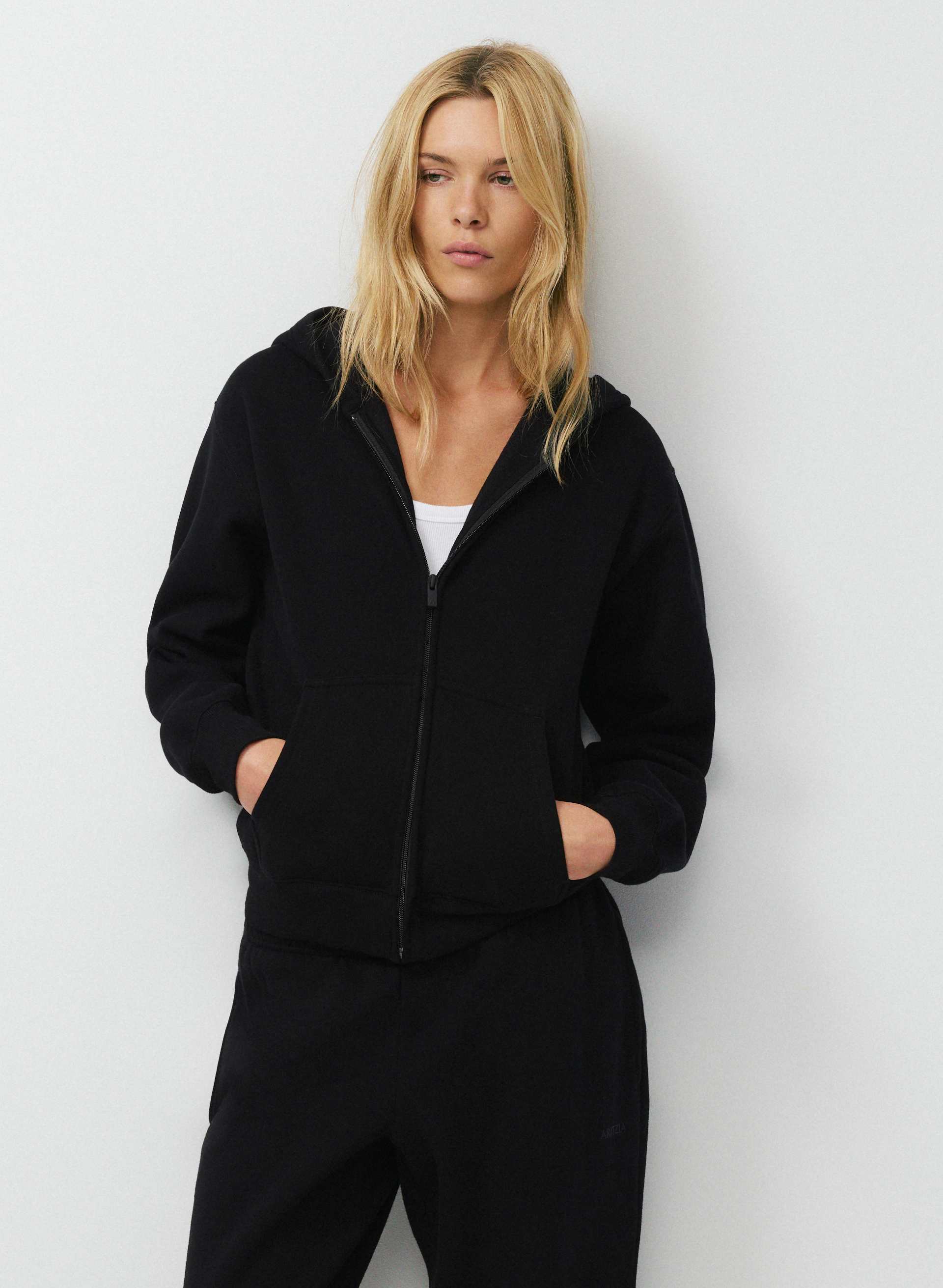 COZY SWEATFLEECE PERFECT ZIP HOODIE | Aritzia