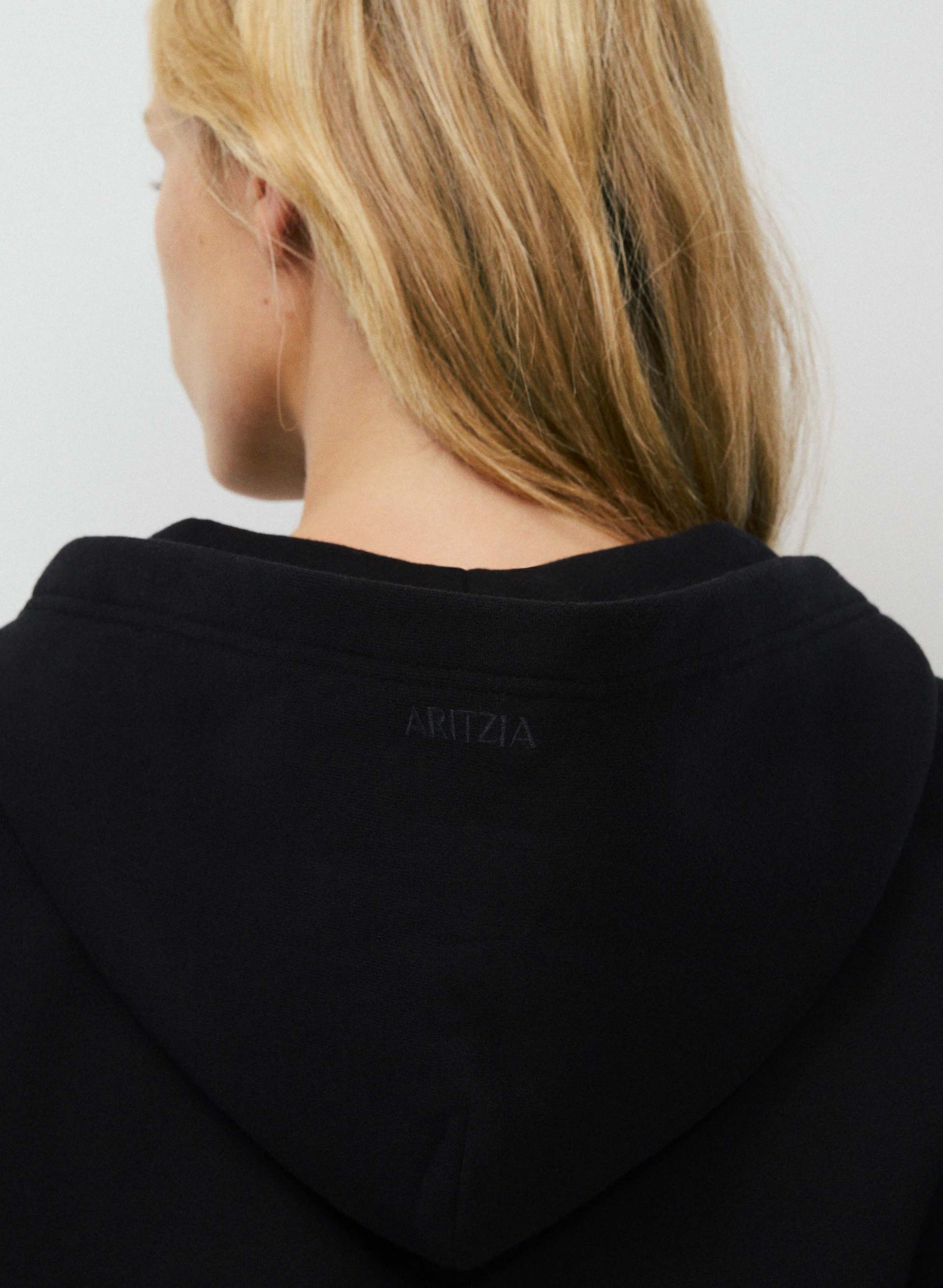 COZY SWEATFLEECE PERFECT ZIP HOODIE | Aritzia
