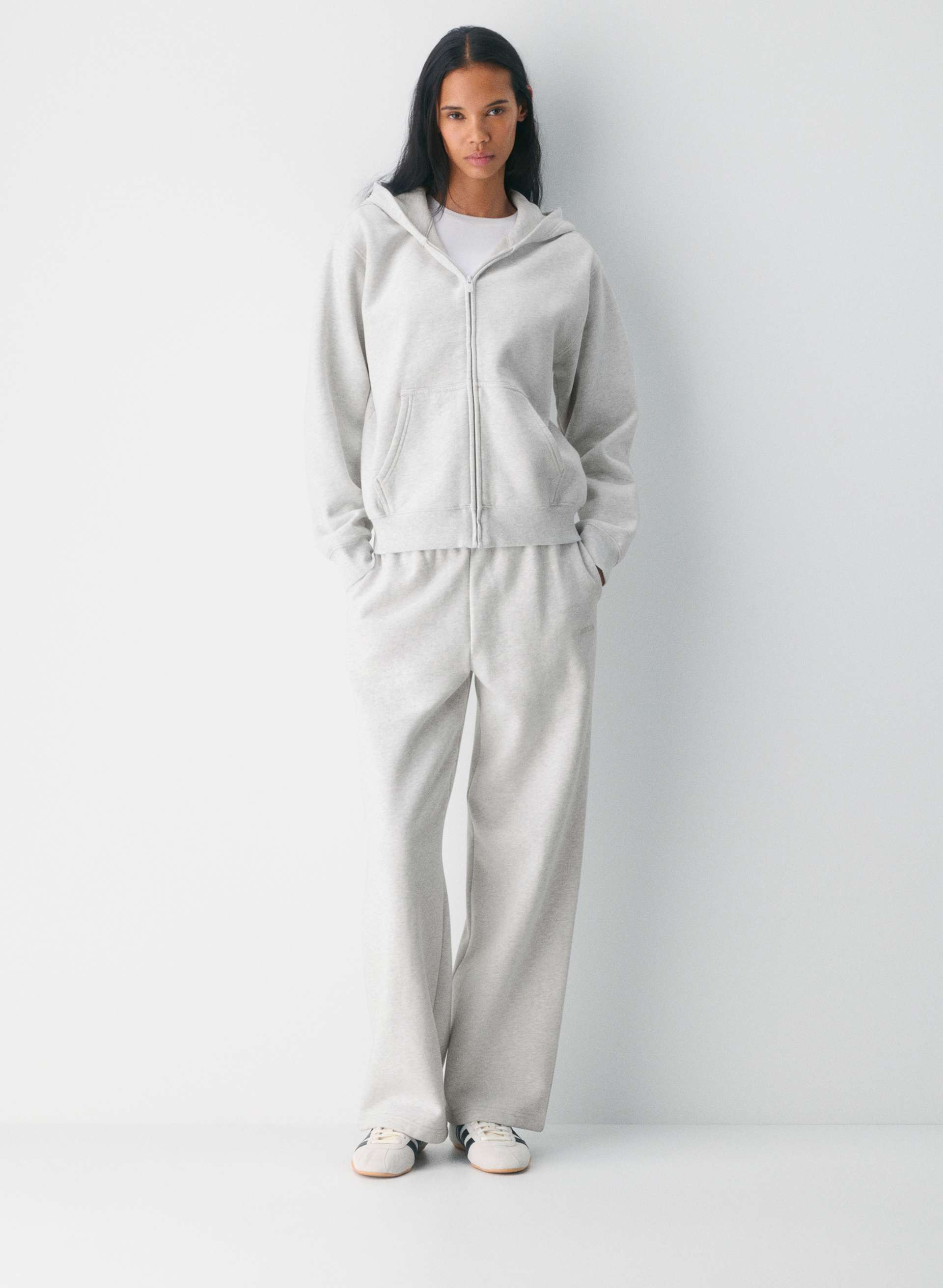 COZY SWEATFLEECE PERFECT ZIP HOODIE | Aritzia