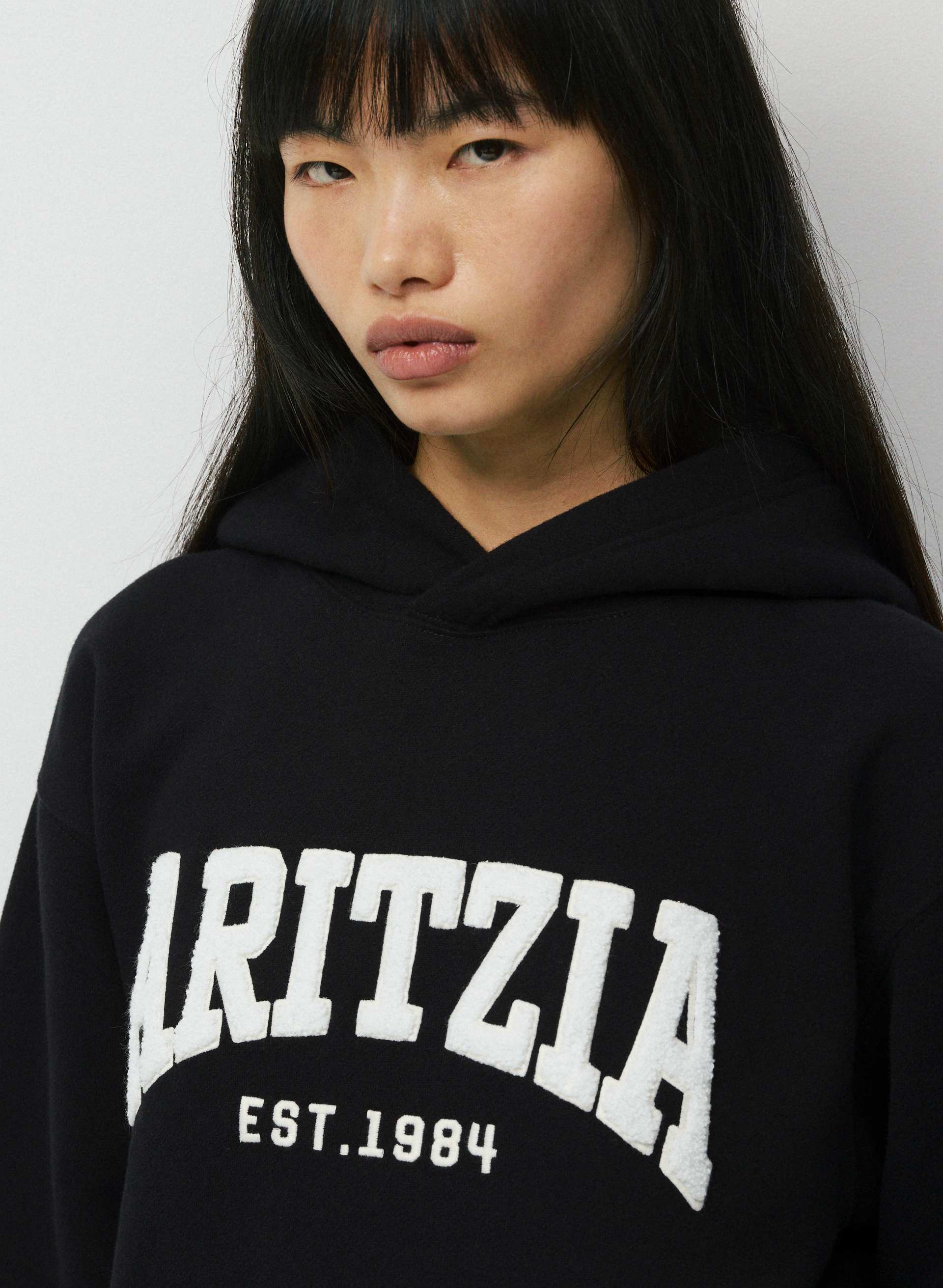 COZY SWEATFLEECE PERFECT HOODIE | Aritzia
