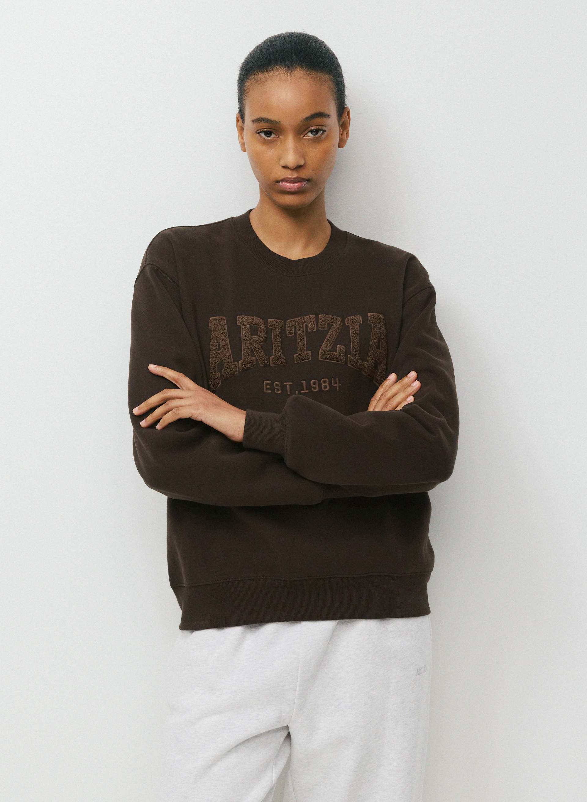 COZY SWEATFLEECE PERFECT CREW SWEATSHIRT | Aritzia