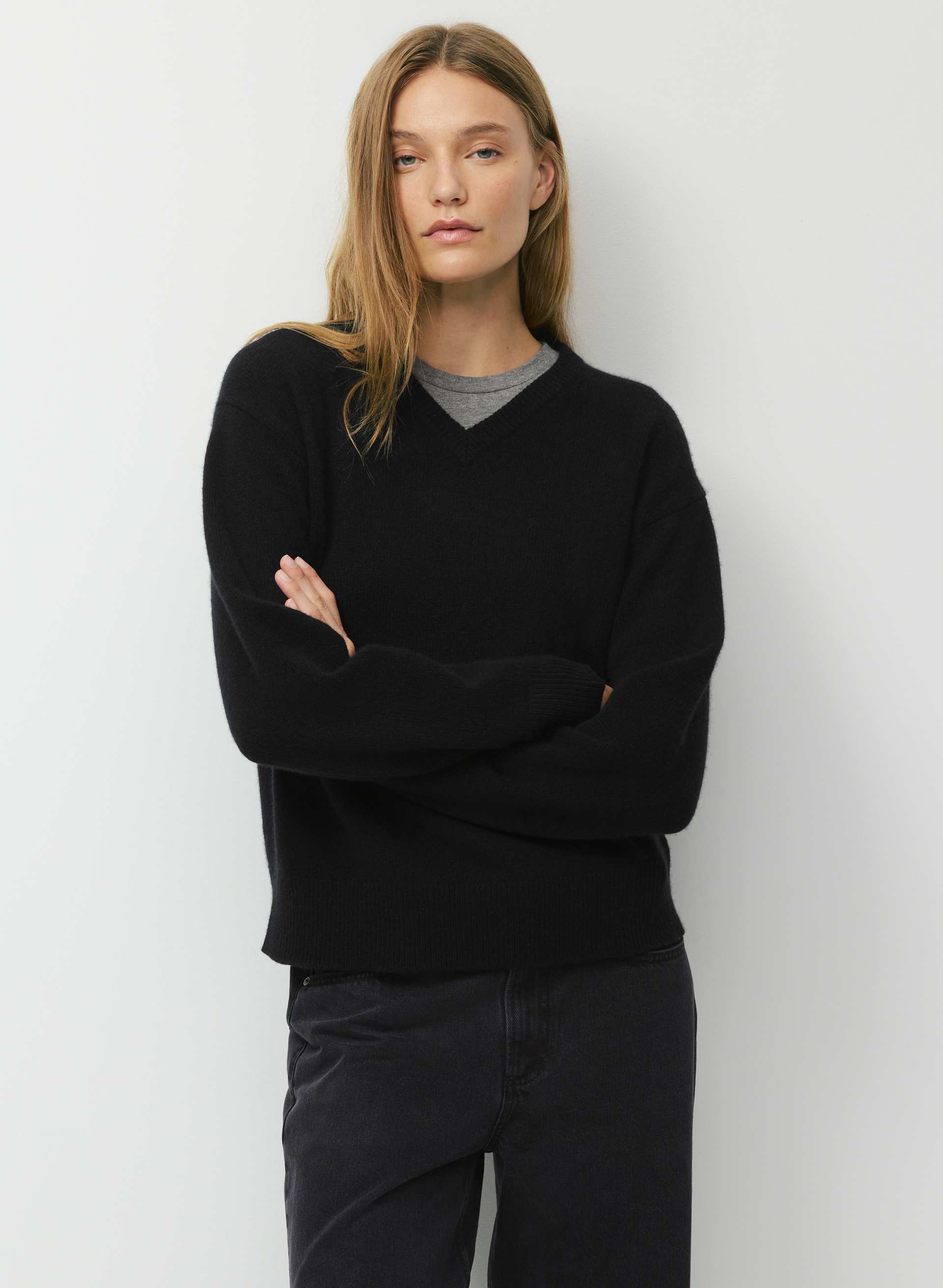 ESSENTIAL CASHMERE CONTEXT SWEATER | Aritzia