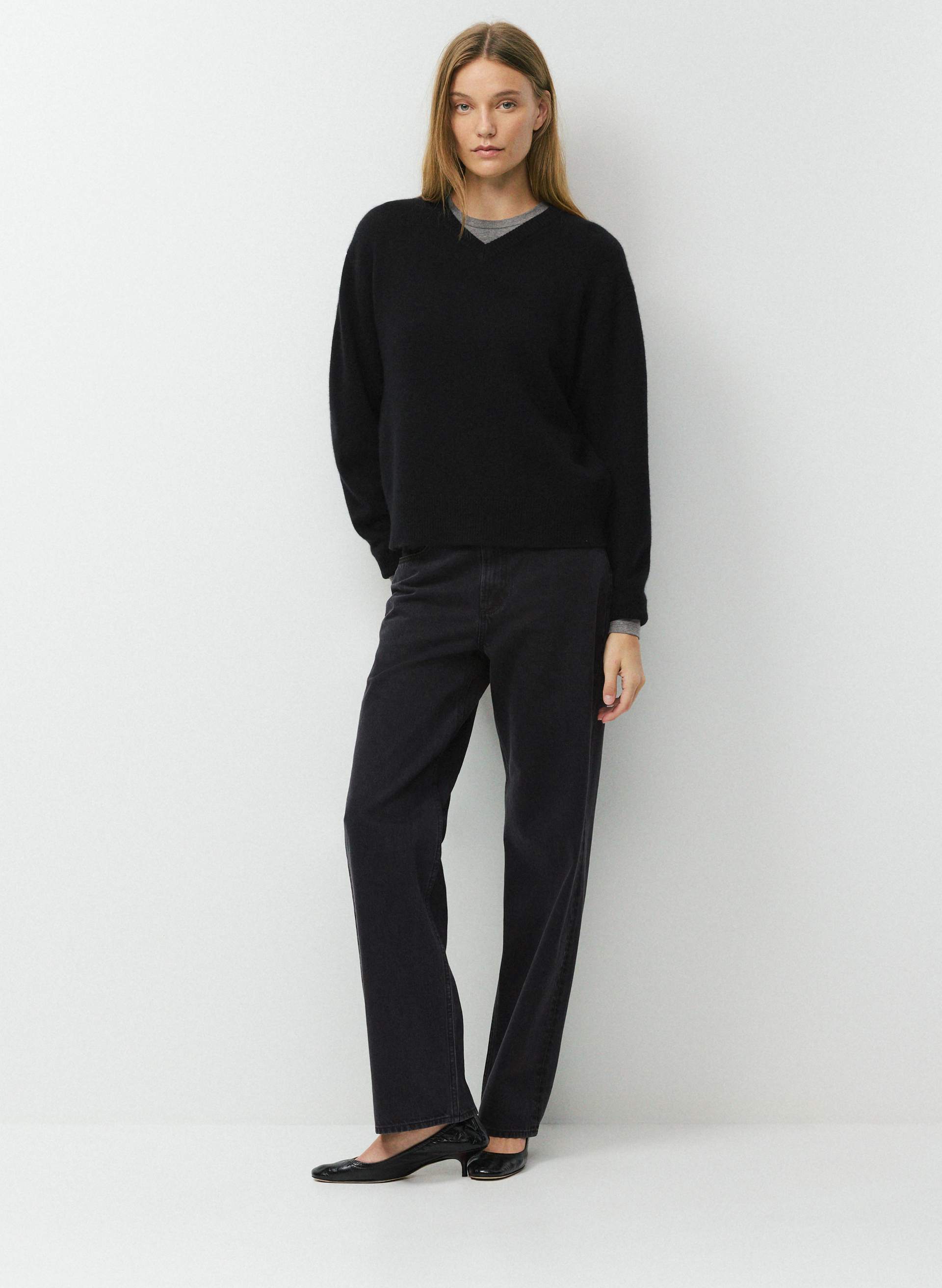 ESSENTIAL CASHMERE CONTEXT SWEATER | Aritzia