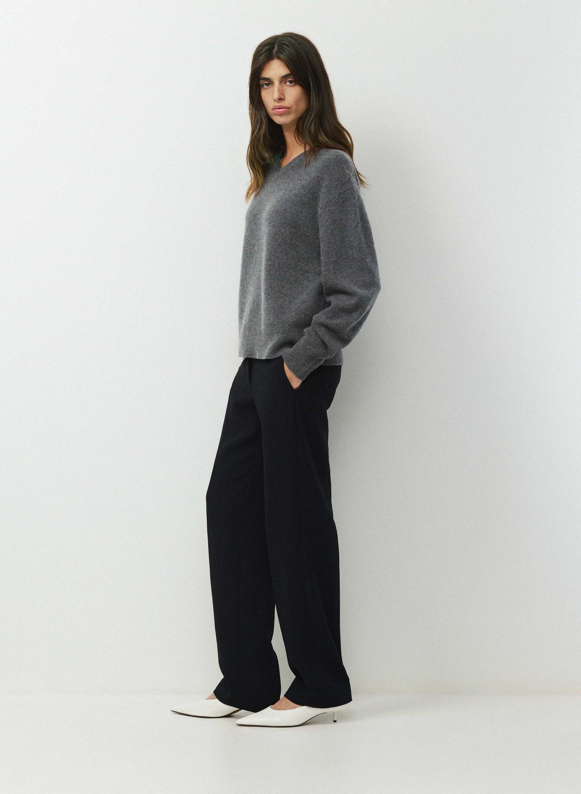 ESSENTIAL CASHMERE CONTEXT SWEATER | Aritzia