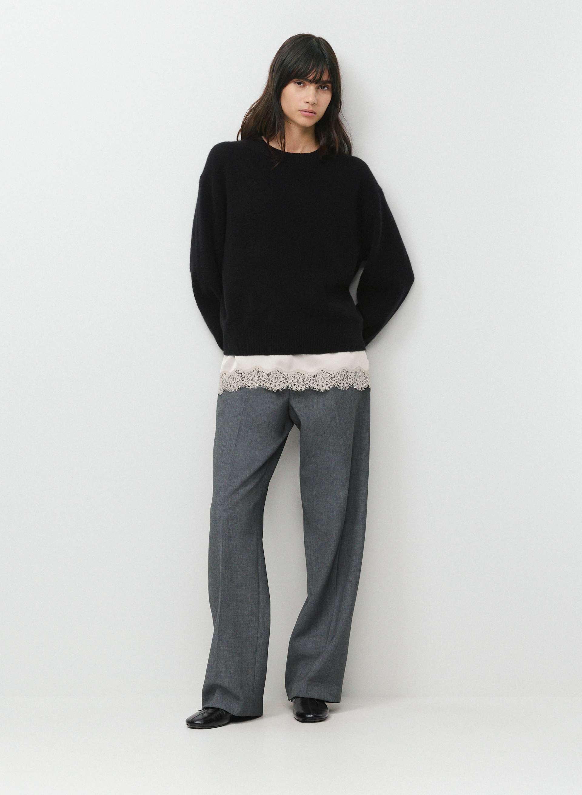 ESSENTIAL CASHMERE RELIC SWEATER - Midweight 100% cashmere crewneck sweater. 
