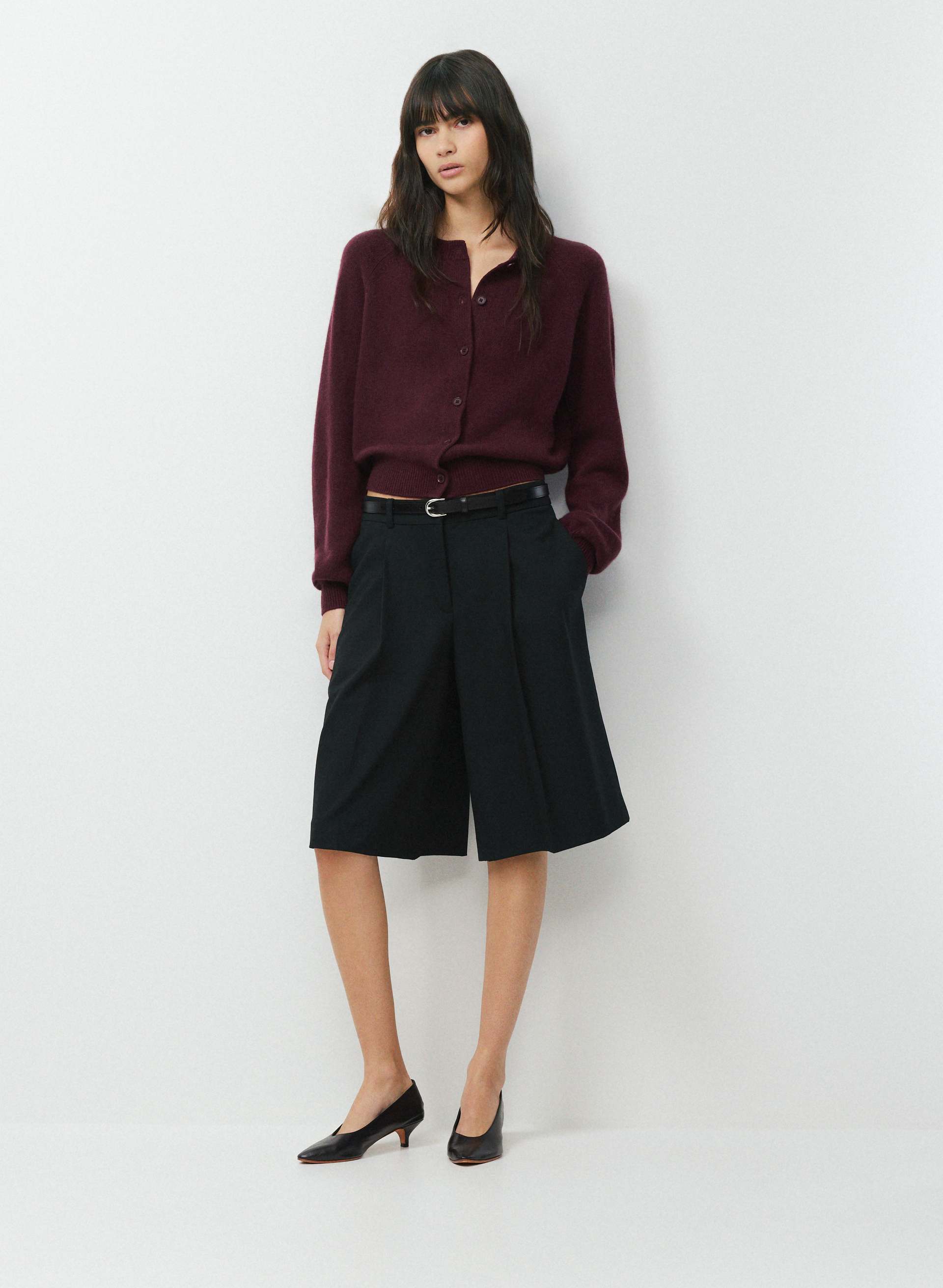 ESSENTIAL WOOL CASHMERE LONDON CARDIGAN - Wool and cashmere crewneck cardigan. 