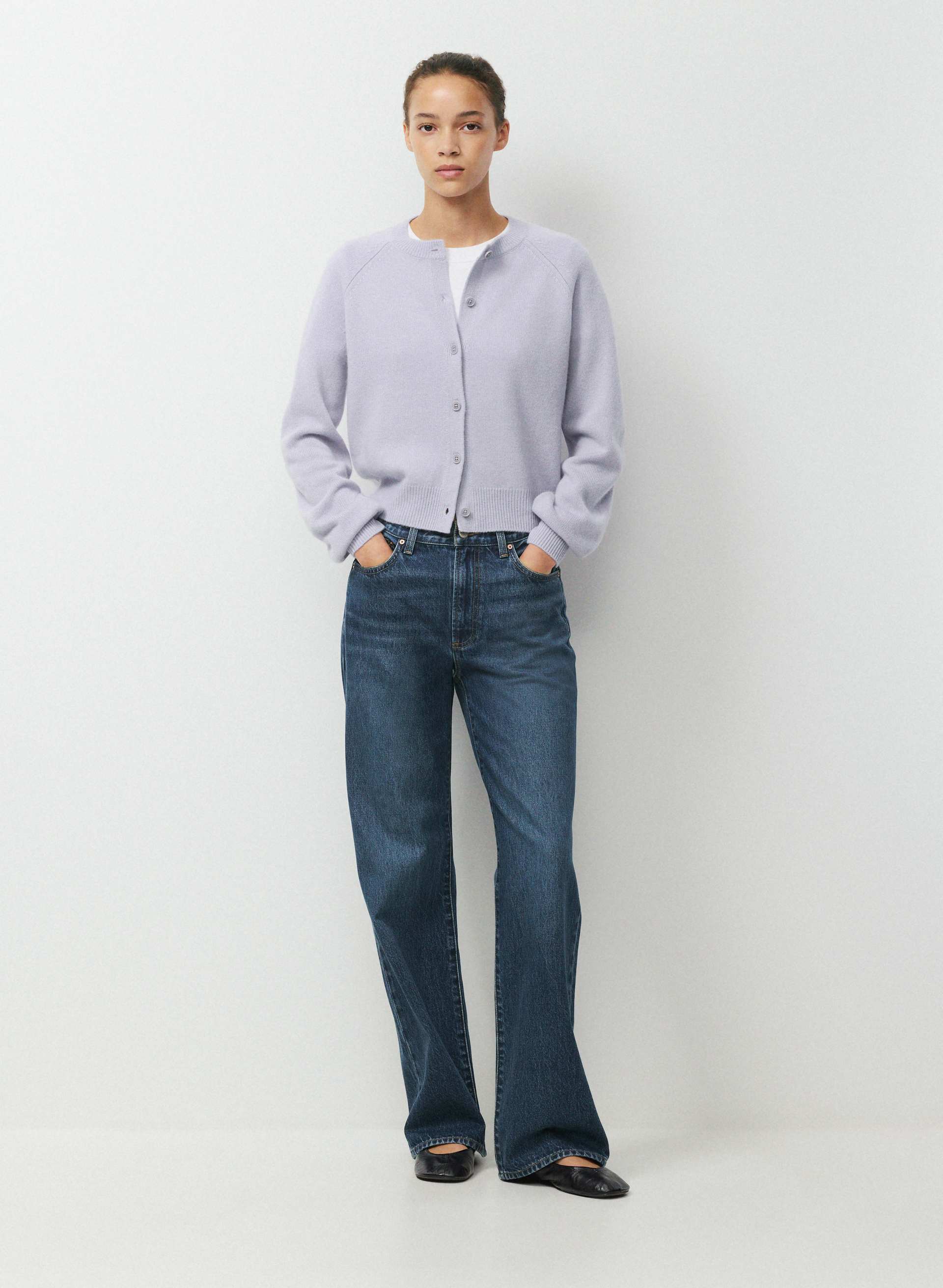 CARDIGAN LONDON - CACHEMIRE-LAINE ESSENTIAL - Cardigan ras du cou en laine et en cachemire. 