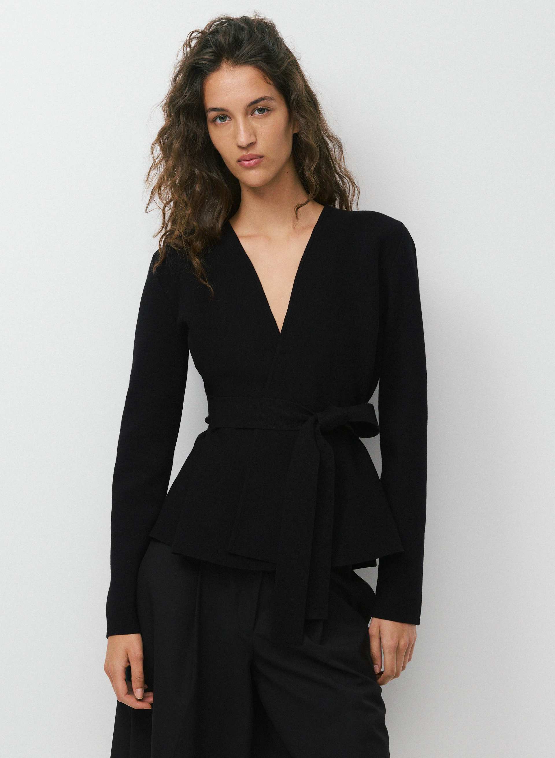 Aritzia アリツィア　ヨガウエア　ロンパー　黒 Commuro Cardigan - Wonder Yarn | Aritzia US