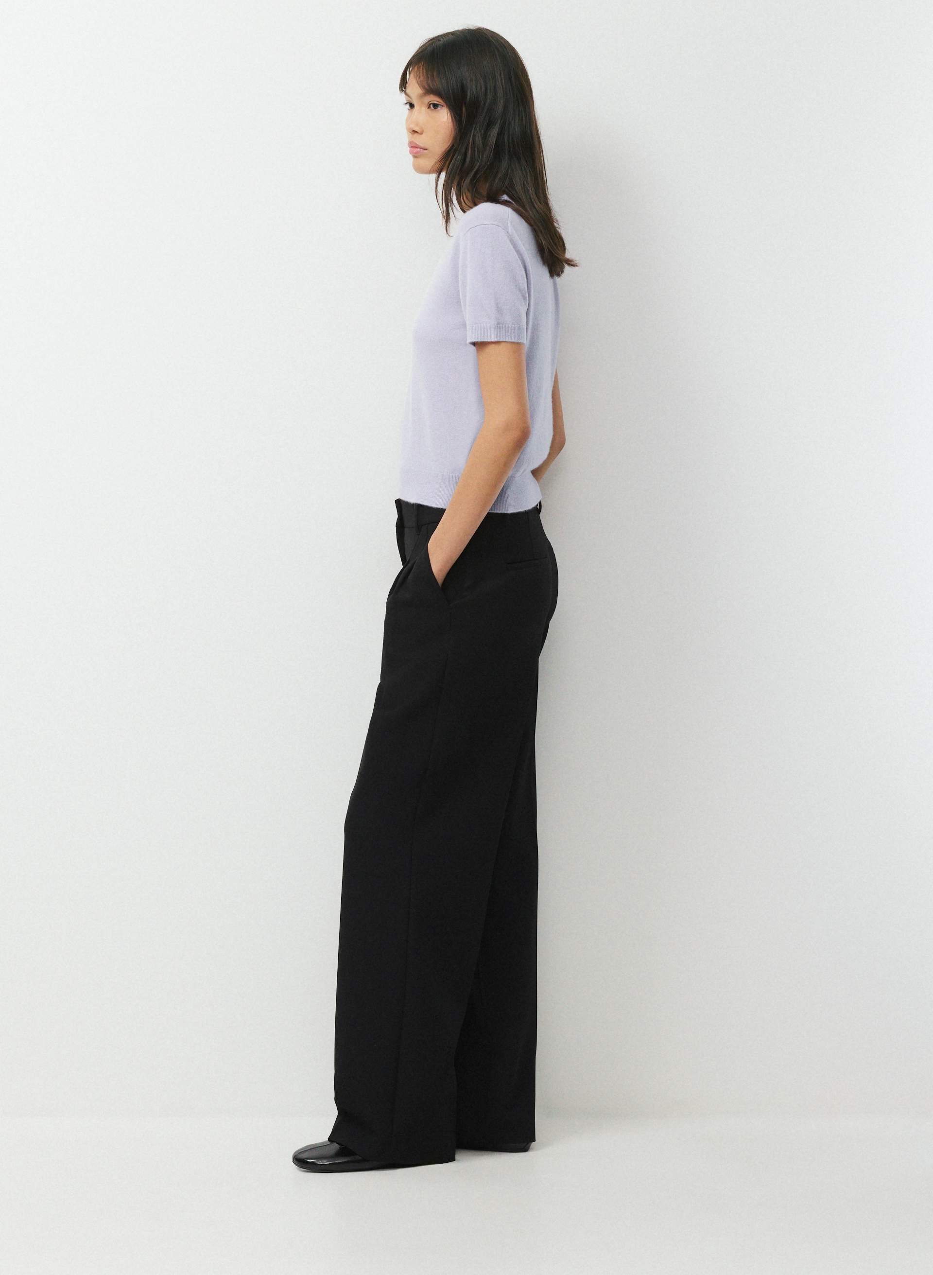 BARE CASHMERE BLOOR SHORTSLEEVE SWEATER | Aritzia