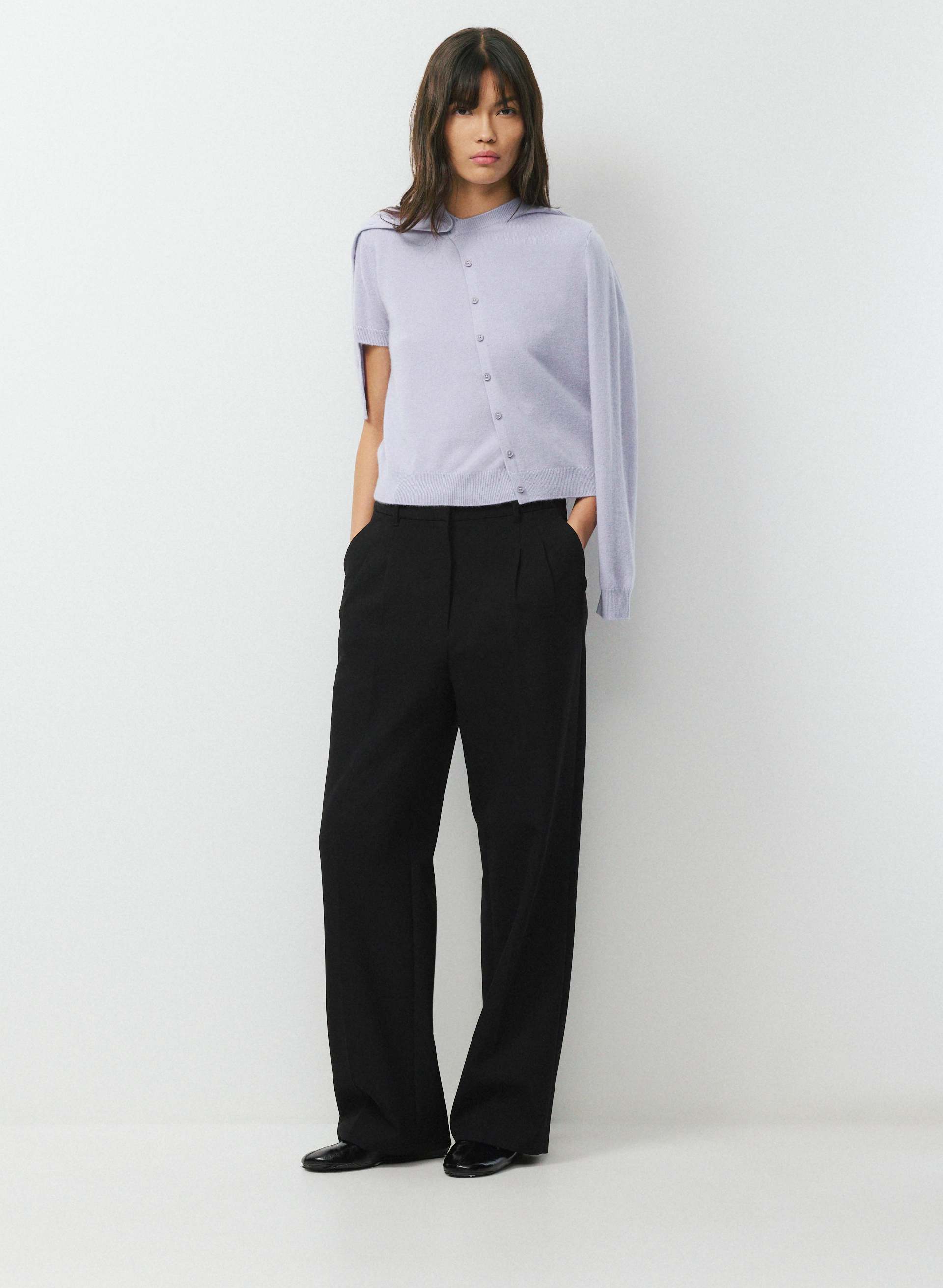 BARE CASHMERE BLOOR SHORTSLEEVE SWEATER | Aritzia