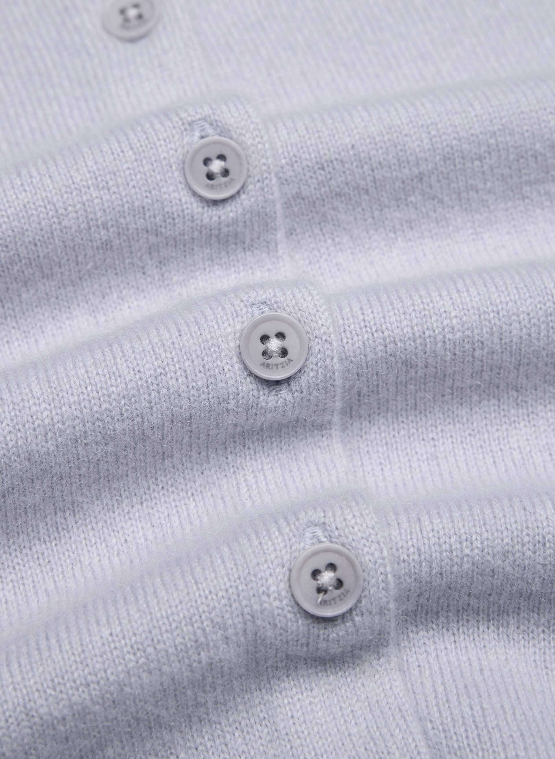 BARE CASHMERE NOTEWORTHY SHORTSLEEVE CARDIGAN | Aritzia