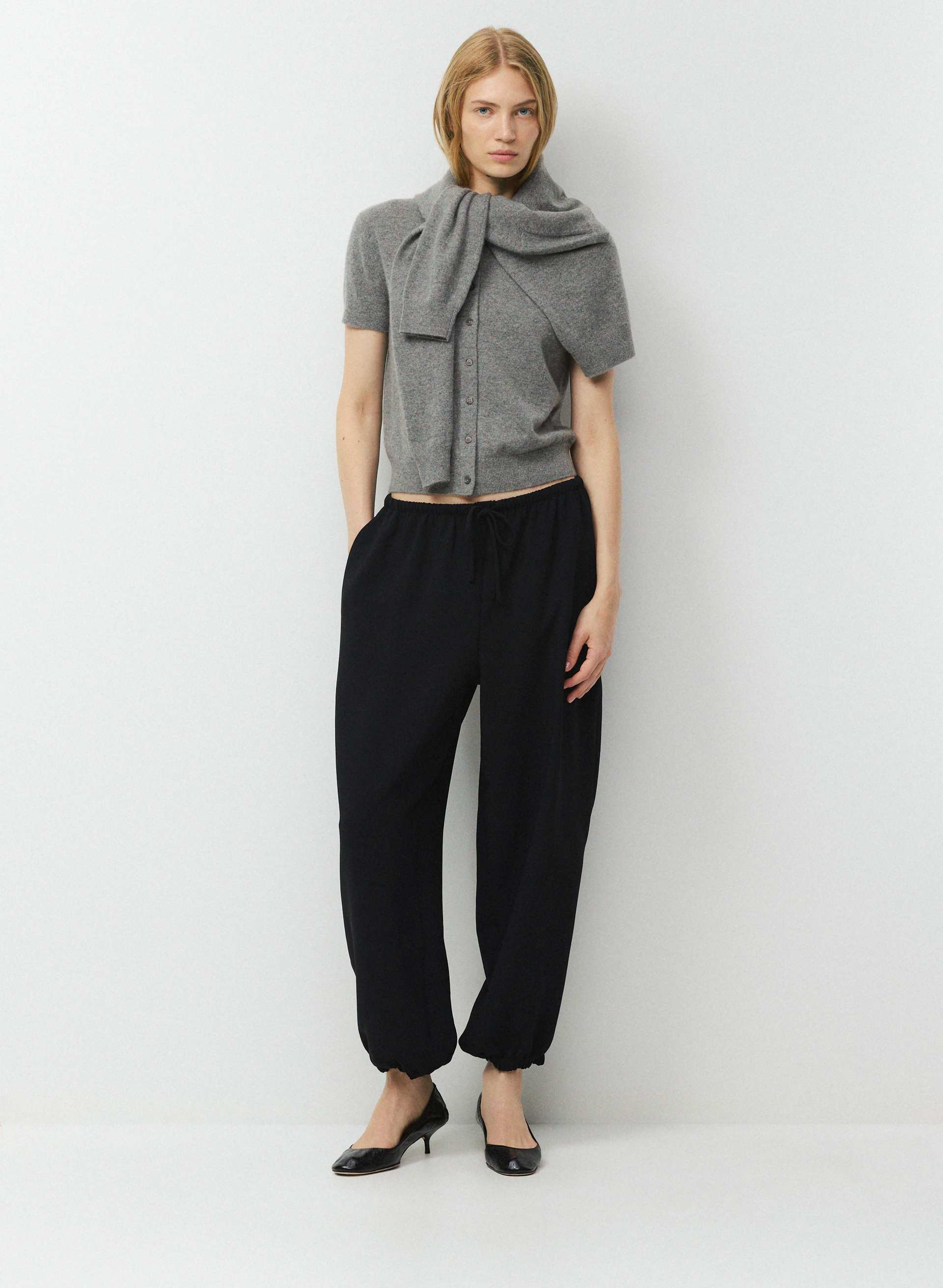 BARE CASHMERE NOTEWORTHY SHORTSLEEVE CARDIGAN | Aritzia
