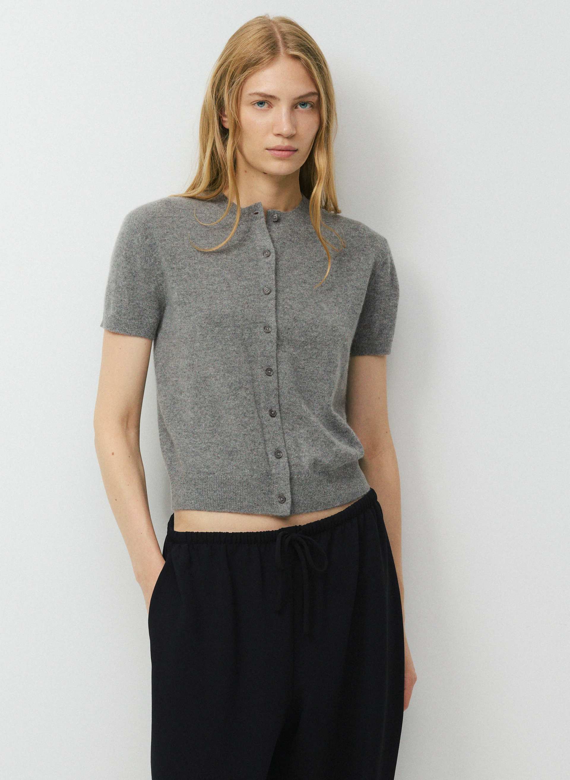 BARE CASHMERE NOTEWORTHY SHORTSLEEVE CARDIGAN | Aritzia