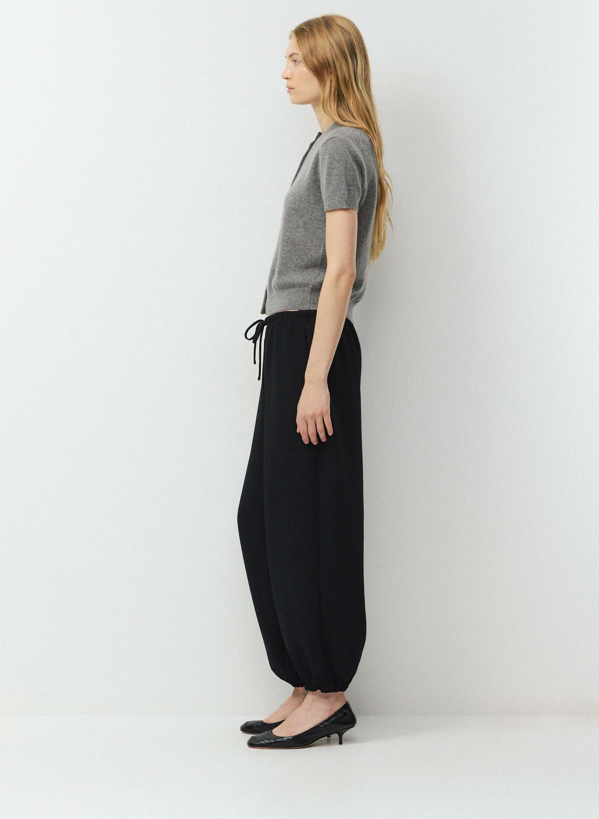 BARE CASHMERE NOTEWORTHY SHORTSLEEVE CARDIGAN | Aritzia