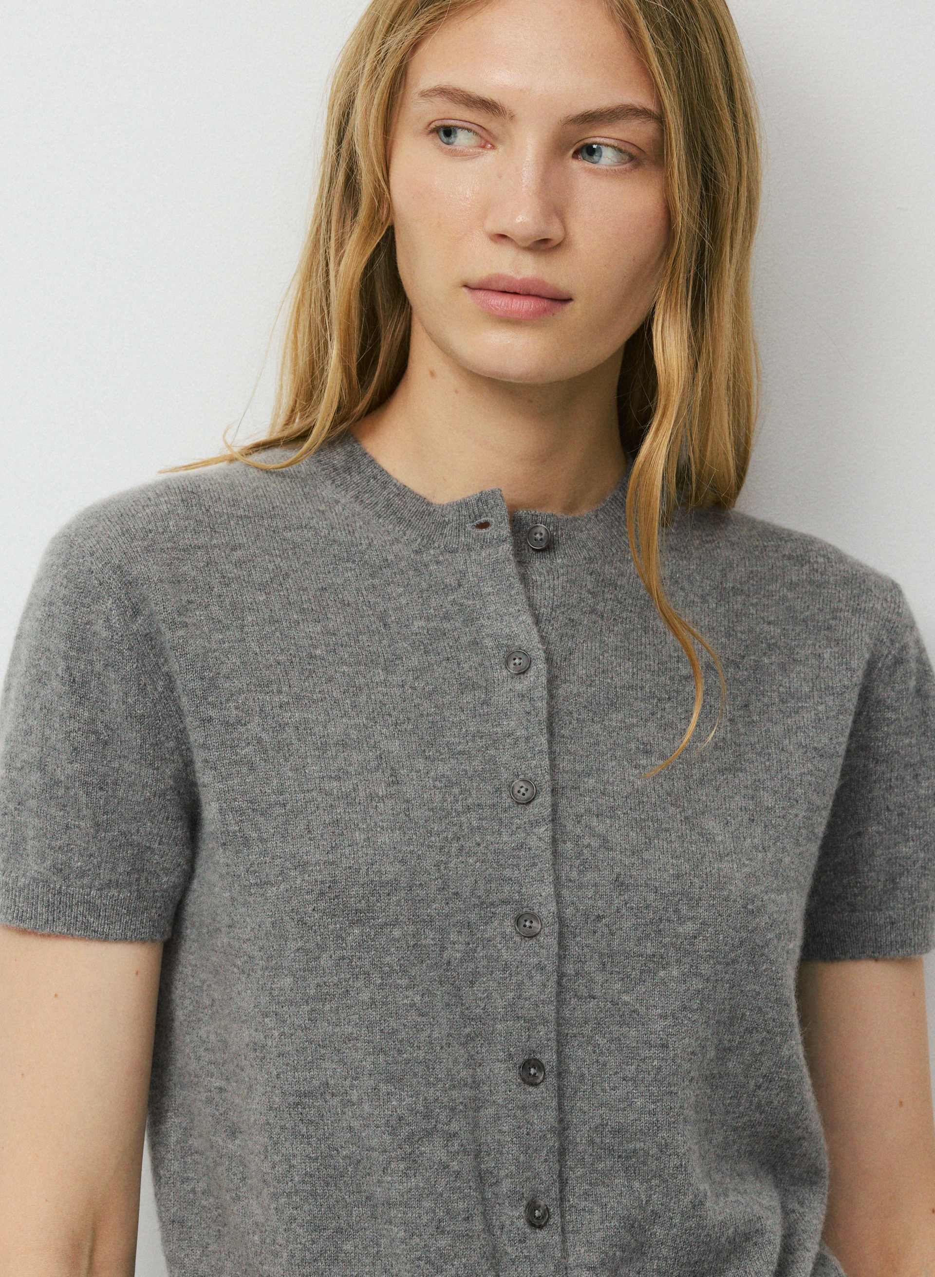 BARE CASHMERE NOTEWORTHY SHORTSLEEVE CARDIGAN | Aritzia