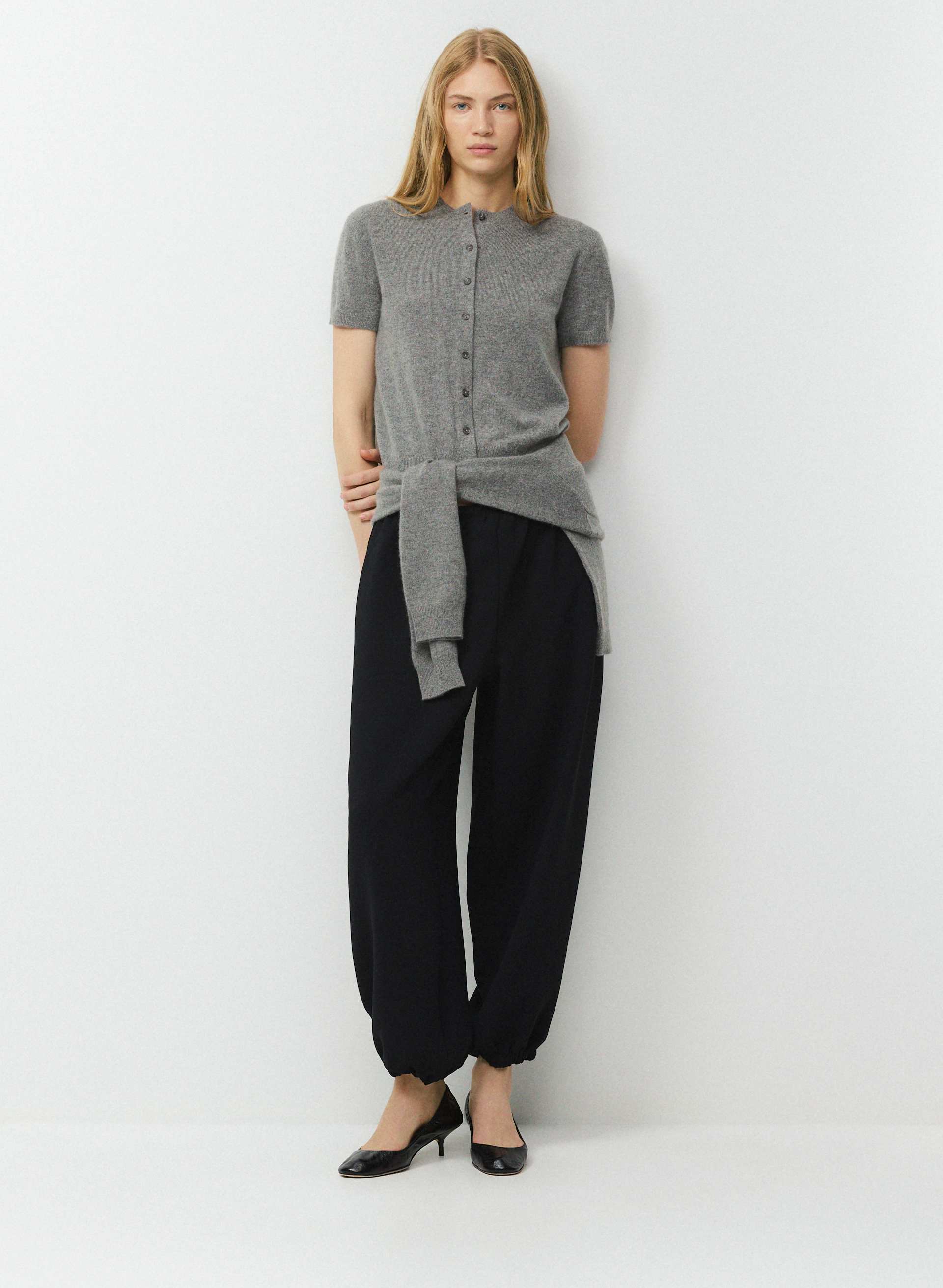 BARE CASHMERE NOTEWORTHY SHORTSLEEVE CARDIGAN | Aritzia
