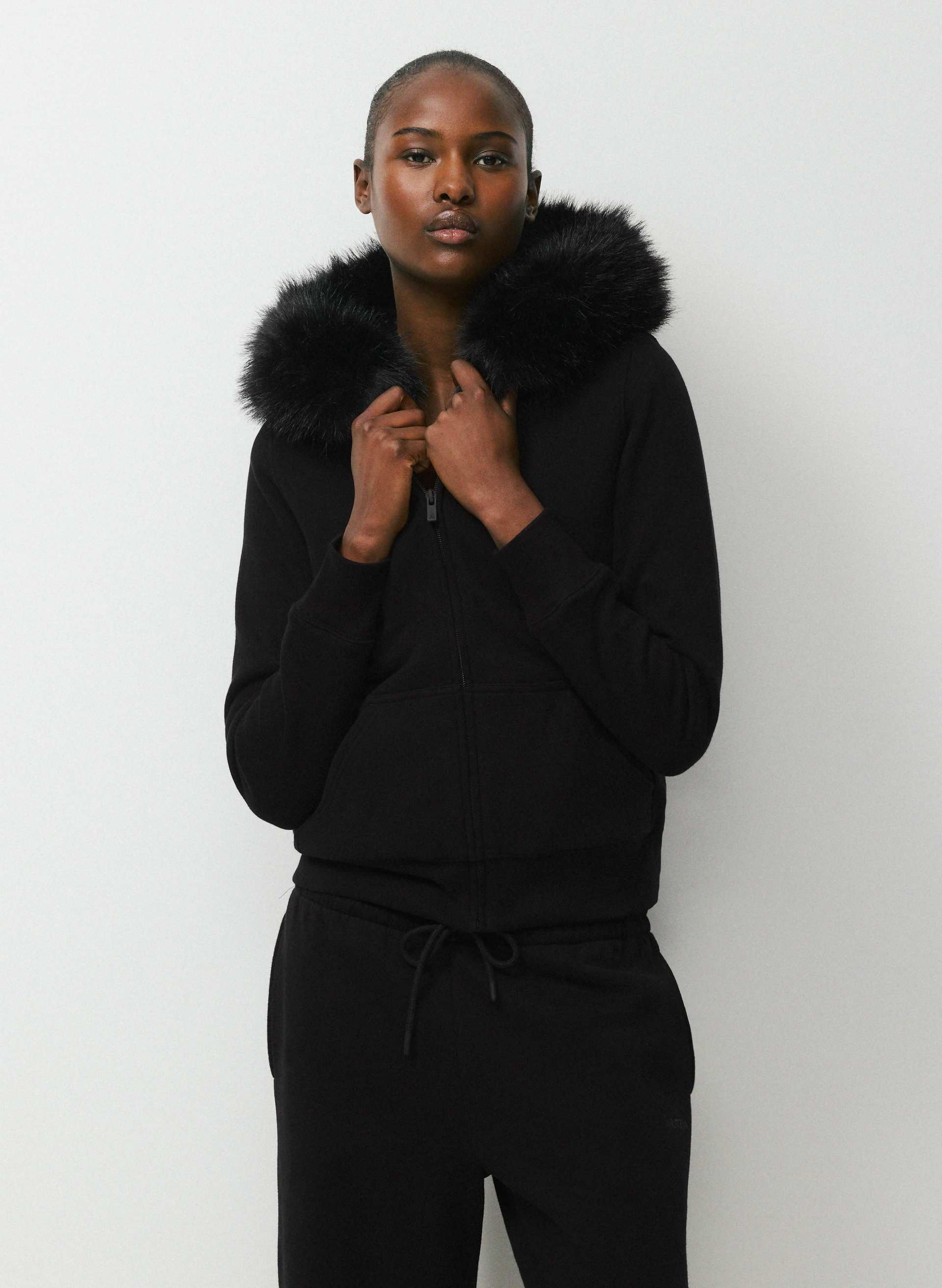COZY SWEATFLEECE SNUG ZIP HOODIE | Aritzia