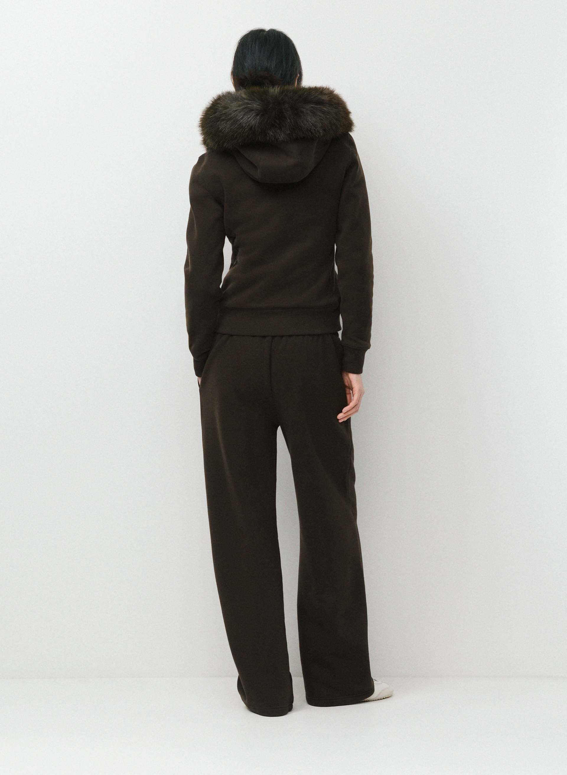 CHANDAIL SERRÉ CAP. F. ÉCL. - MOLL. DOUILLET | Aritzia