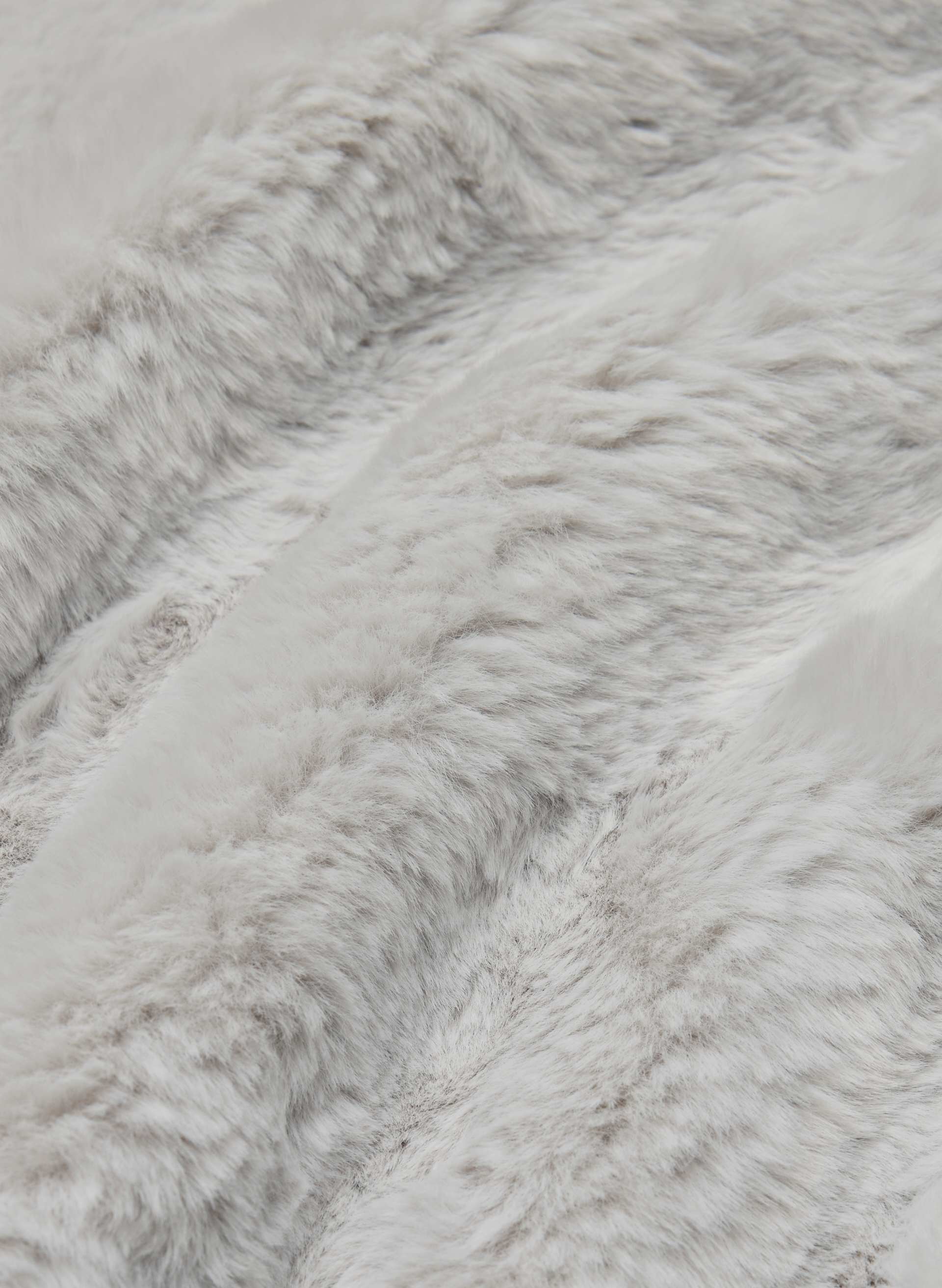 CHANDAIL MÉGA CAP. FERM. ÉCL. - MOLL. DOUILL. | Aritzia