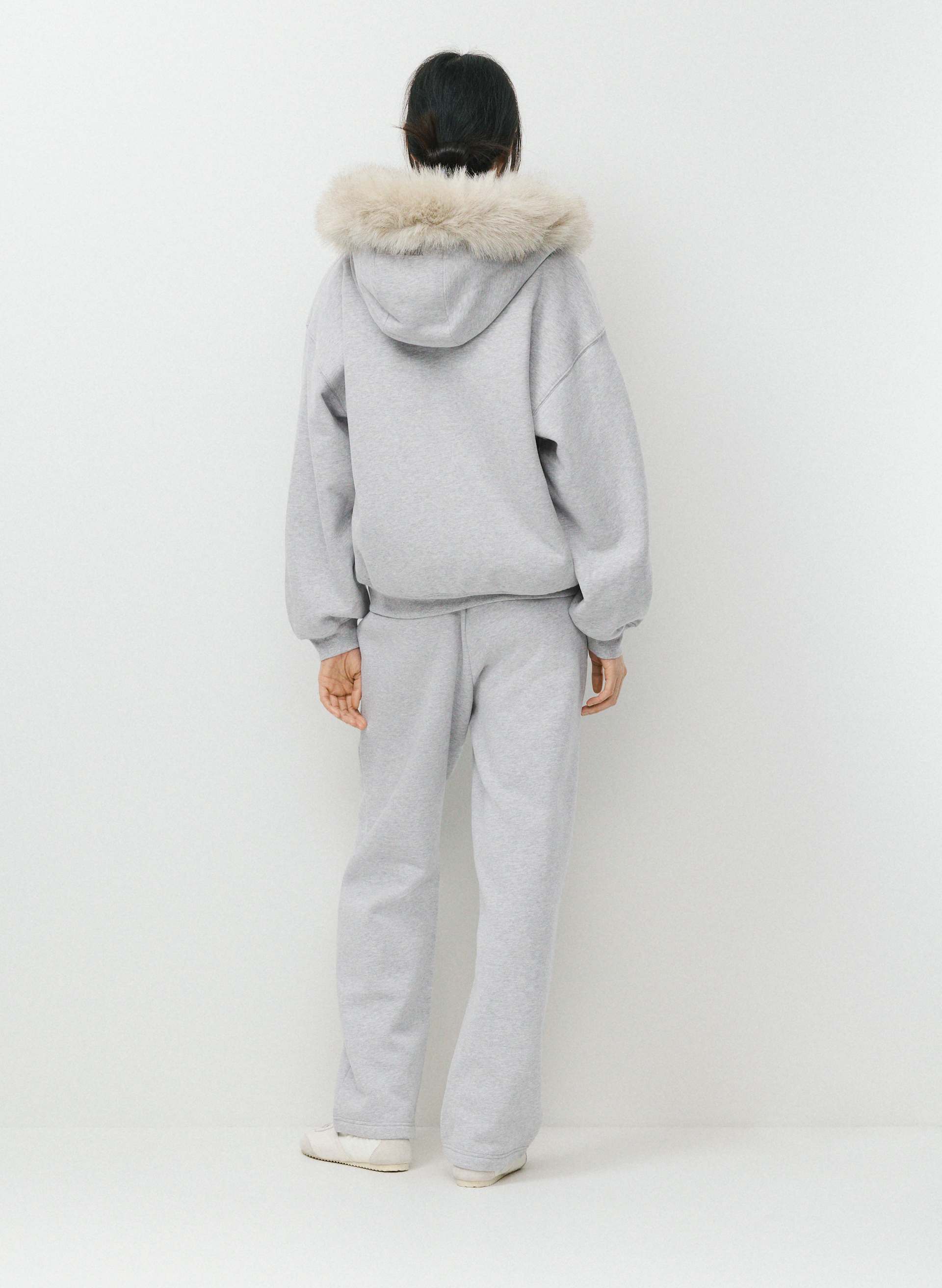 CHANDAIL MÉGA CAP. FERM. ÉCL. - MOLL. DOUILL. | Aritzia