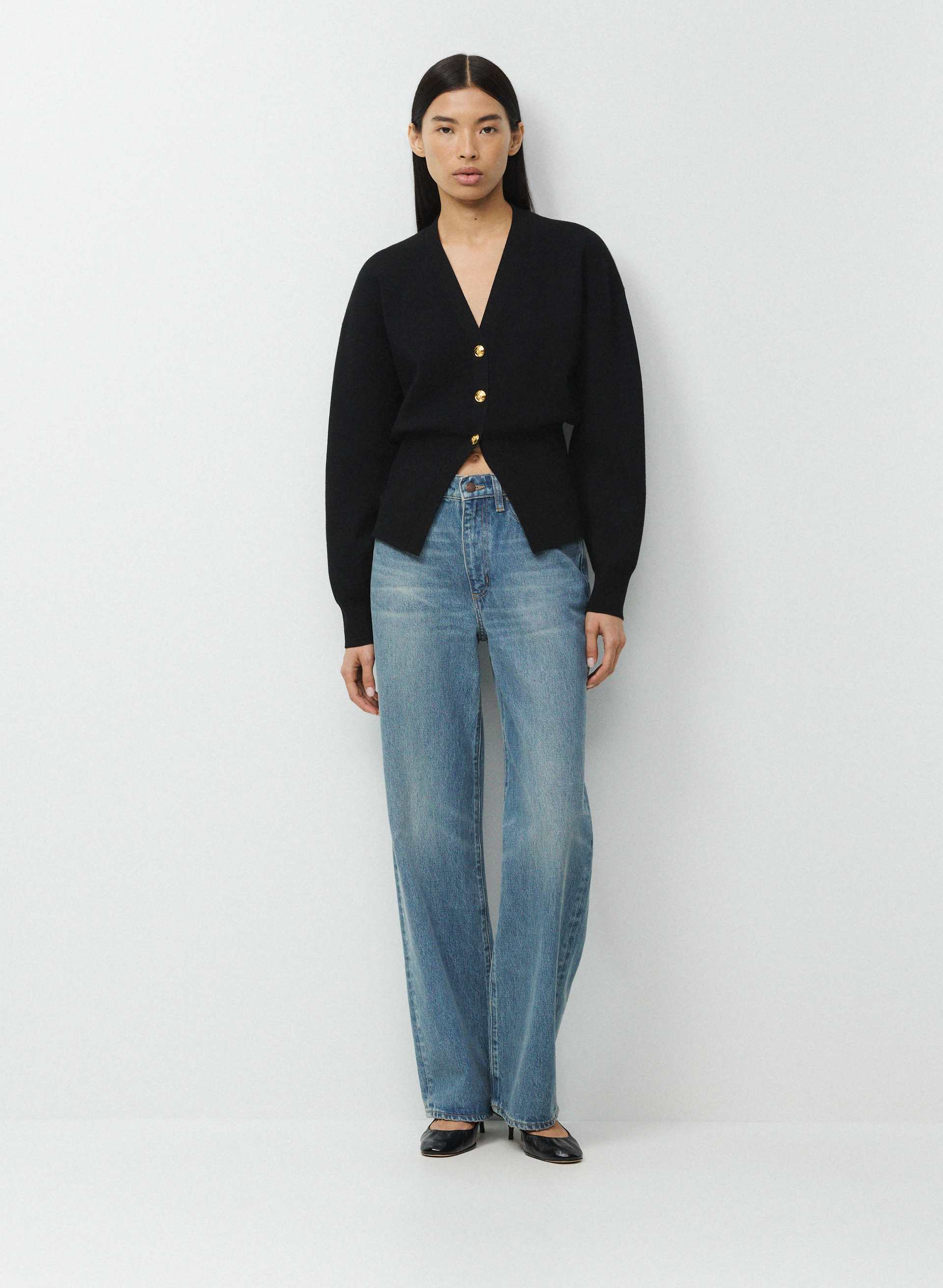 TRIBECA CARDIGAN - WONDER YARN - Knit relaxed V-neck cardigan. 