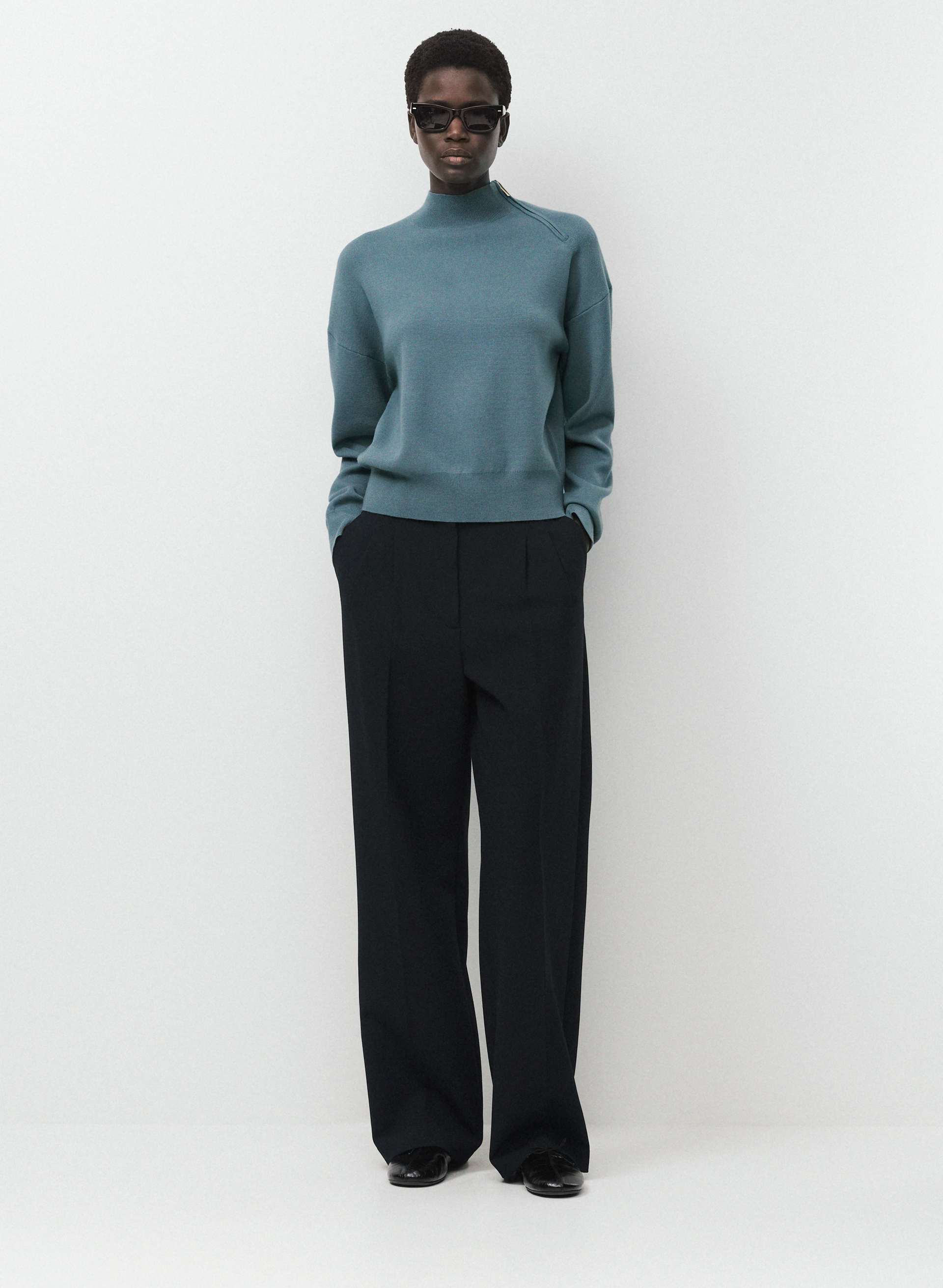 VILLAGE MOCKNECK | Aritzia