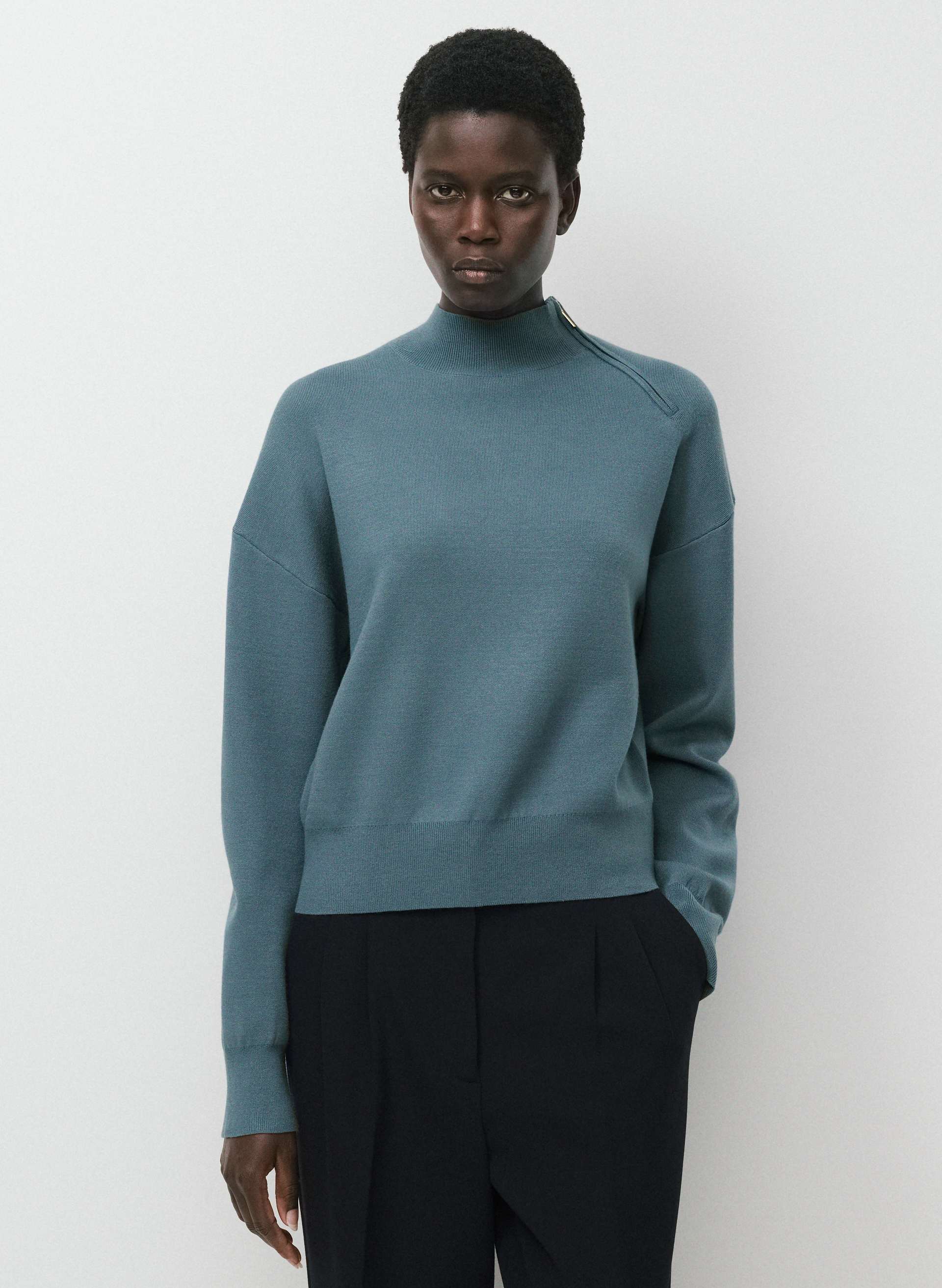 VILLAGE MOCKNECK | Aritzia