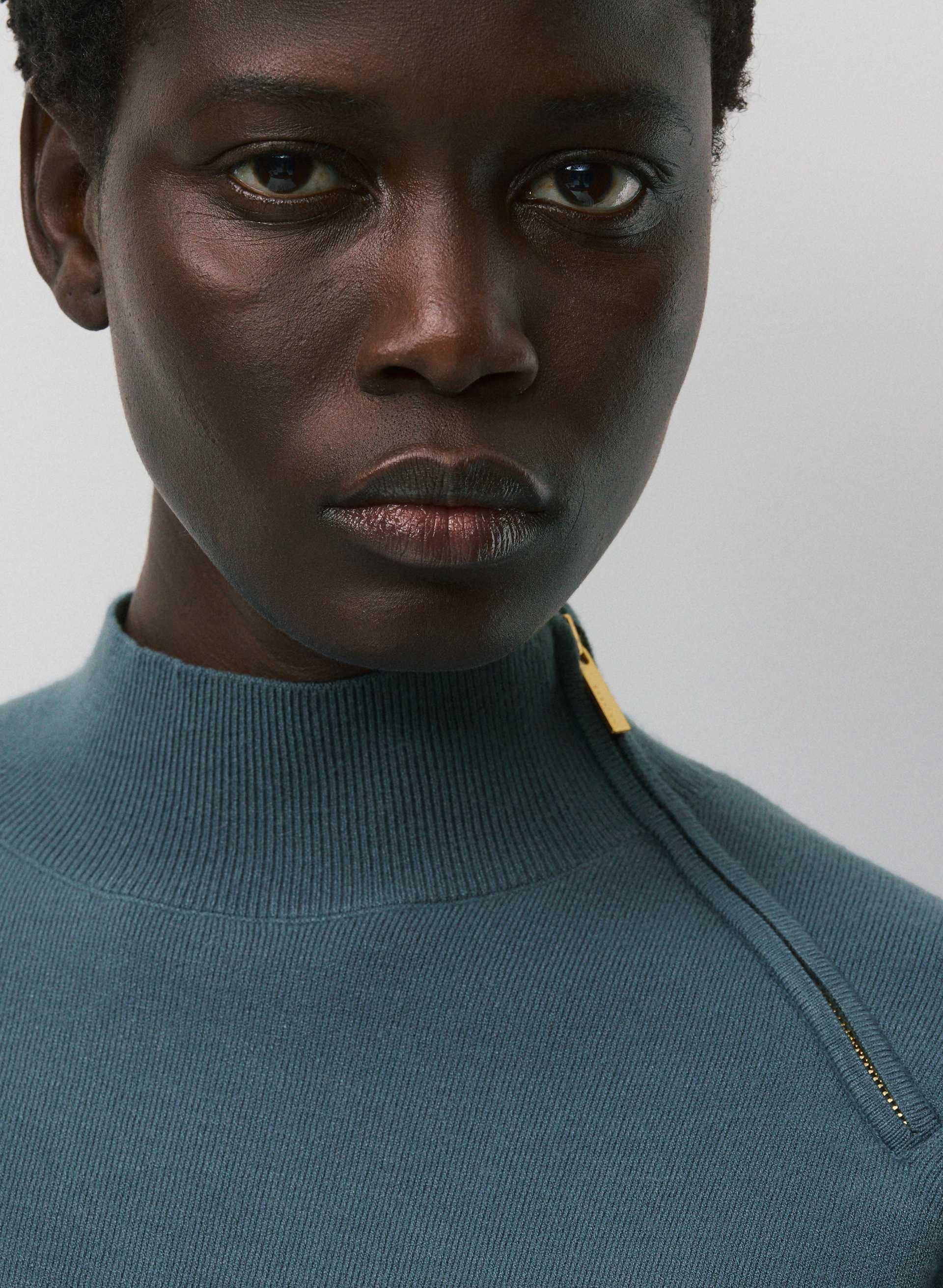 VILLAGE MOCKNECK | Aritzia