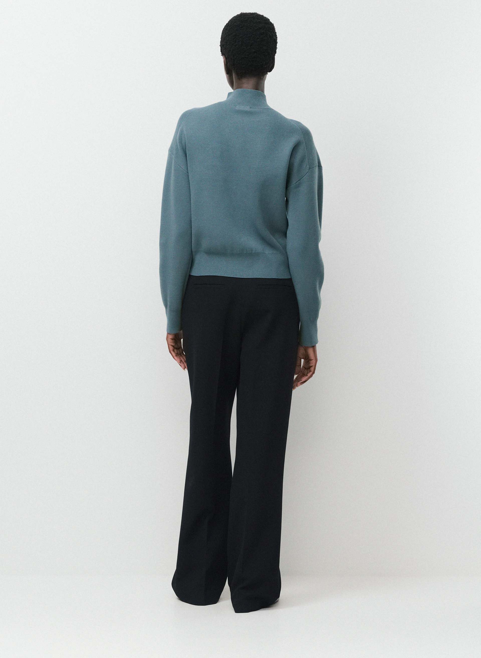 VILLAGE MOCKNECK | Aritzia
