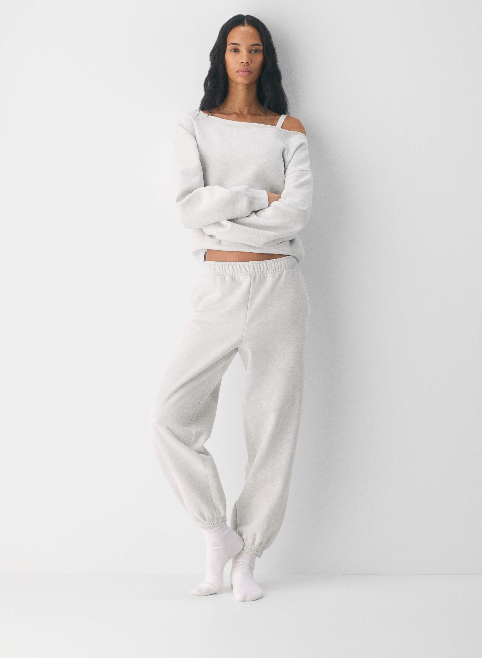 COZY SWEATFLEECE BF OFF-SHOULDER SWEATSHIRT | Aritzia