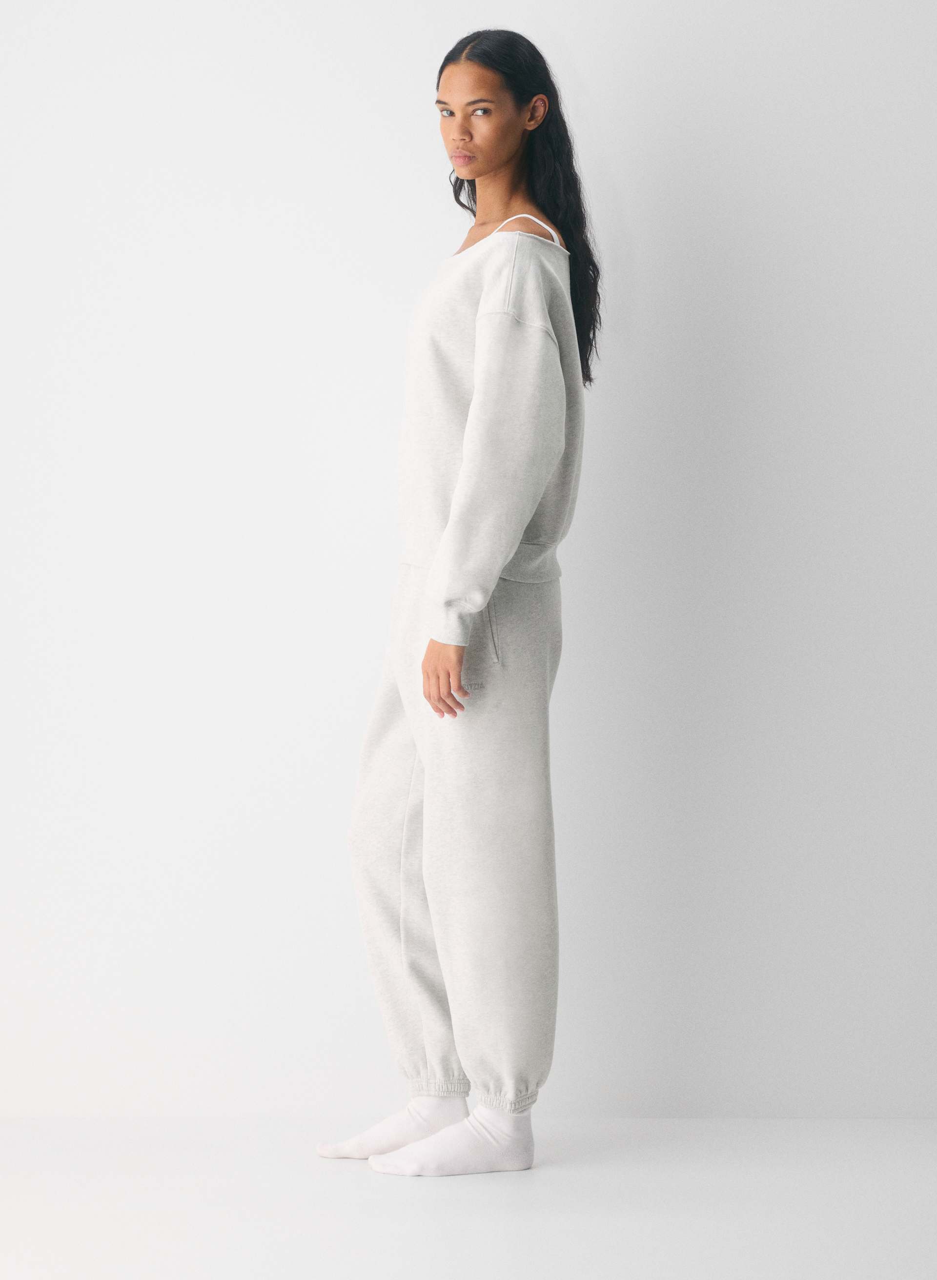 COZY SWEATFLEECE BF OFF-SHOULDER SWEATSHIRT | Aritzia