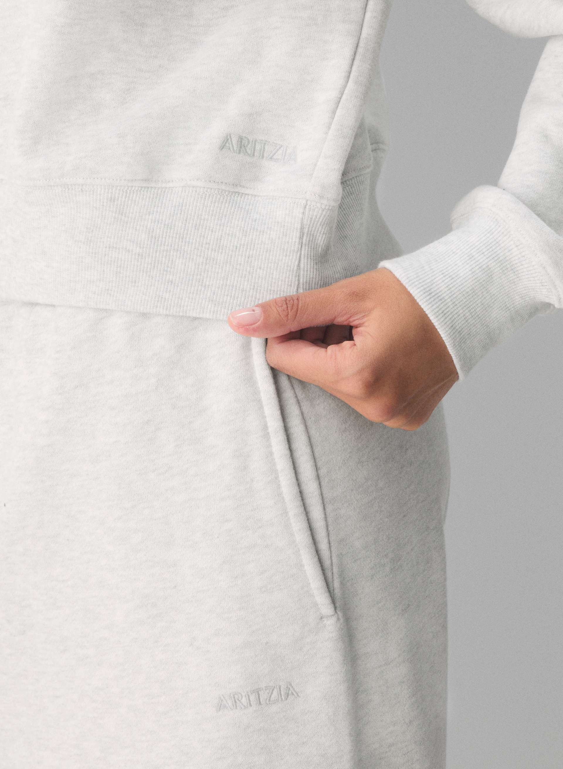 COZY SWEATFLEECE BF OFF-SHOULDER SWEATSHIRT | Aritzia