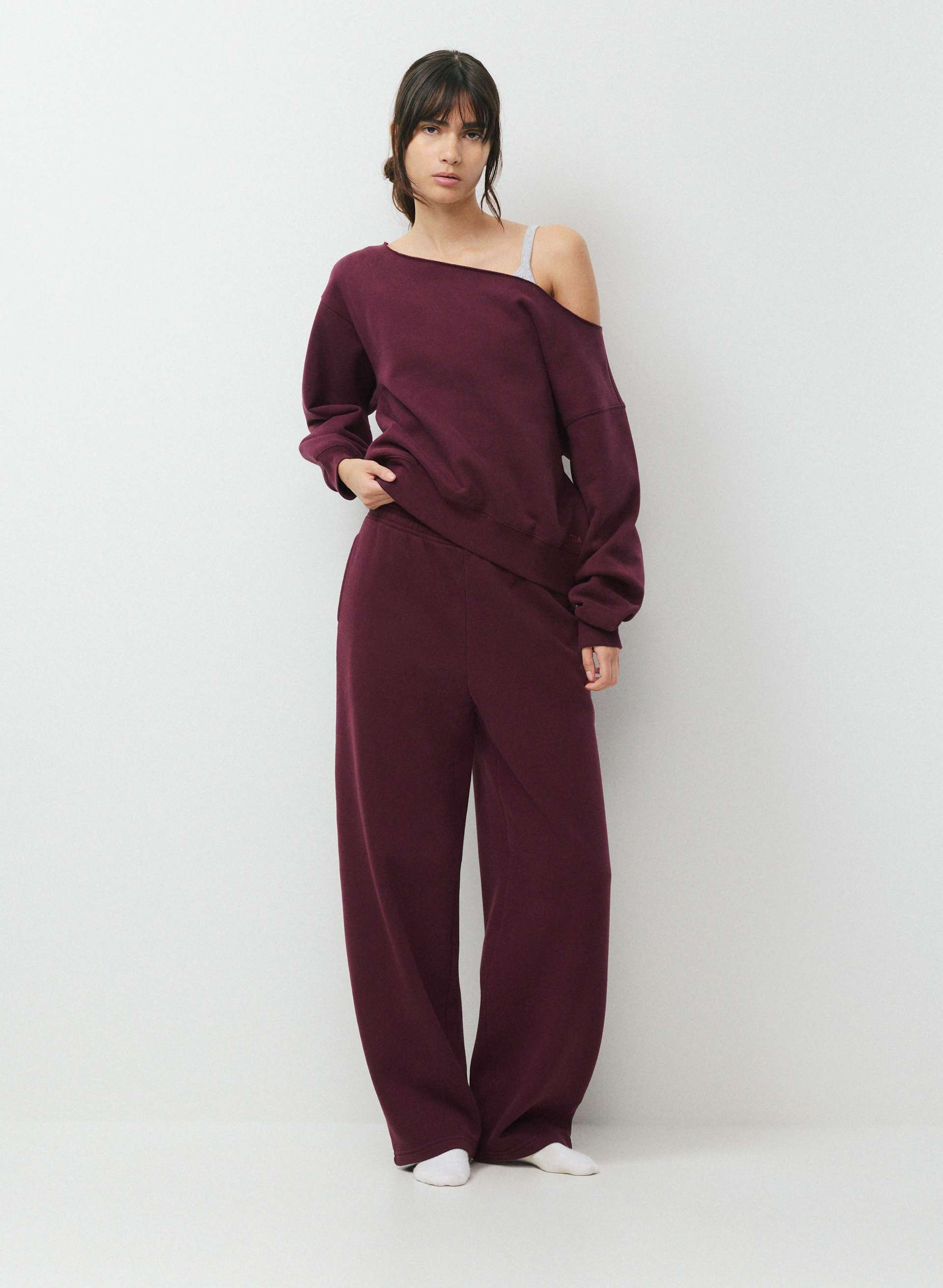 COZY SWEATFLEECE BF OFF-SHOULDER SWEATSHIRT - Relaxed off-shoulder fleece sweatshirt. 