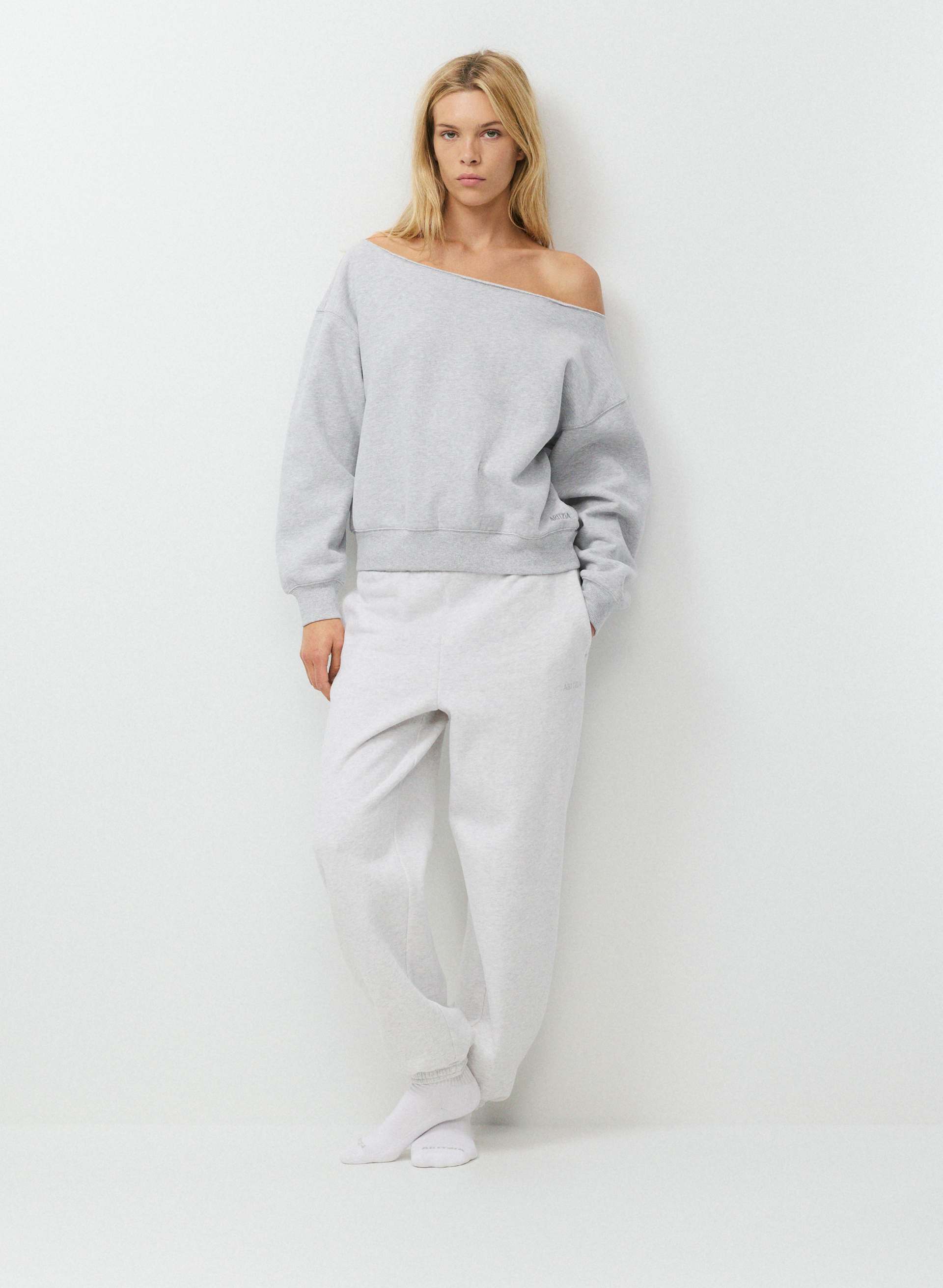 COZY SWEATFLEECE BF OFF-SHOULDER SWEATSHIRT - Relaxed off-shoulder fleece sweatshirt. 