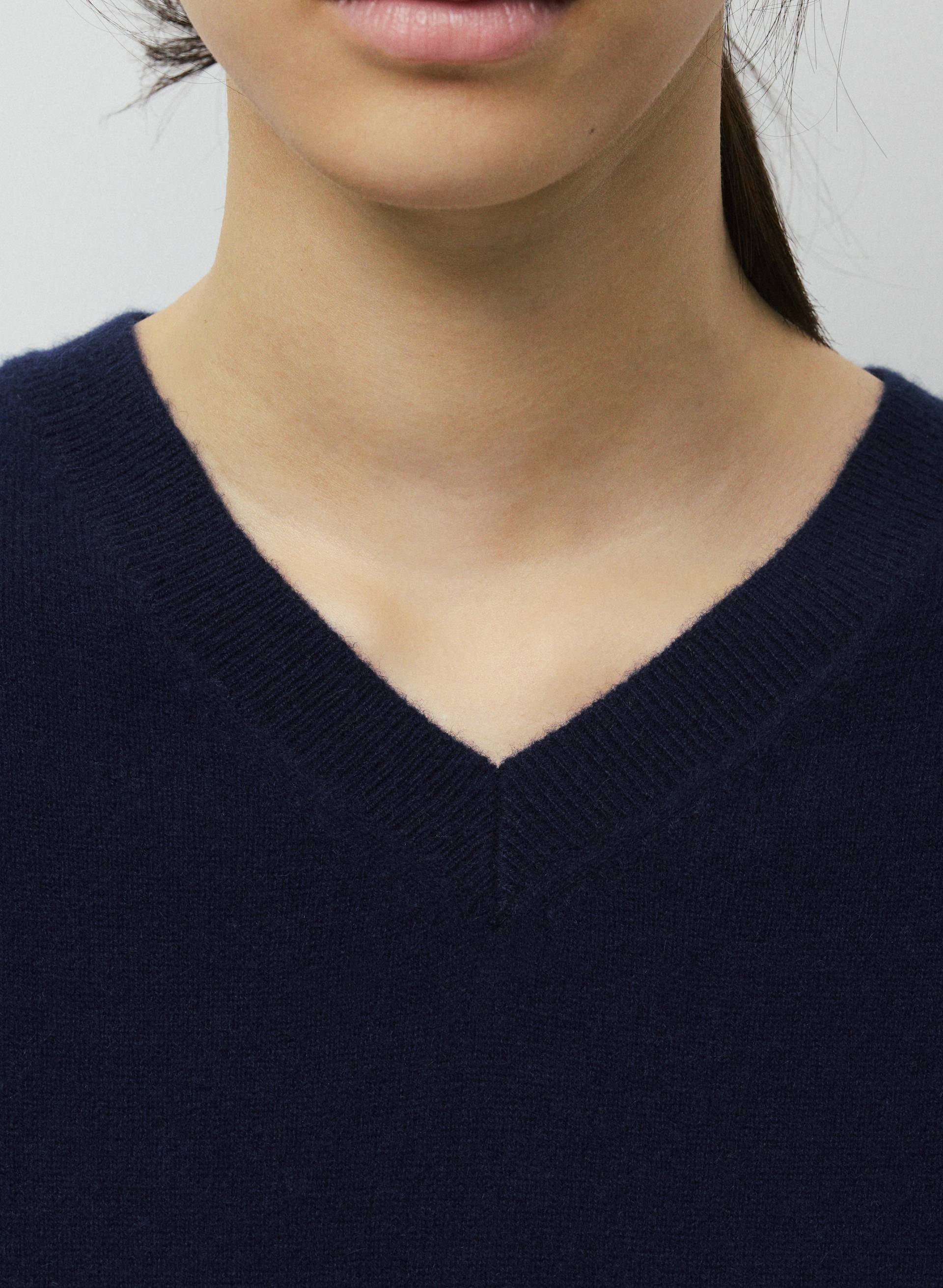 BARE CASHMERE PATRON SWEATER | Aritzia