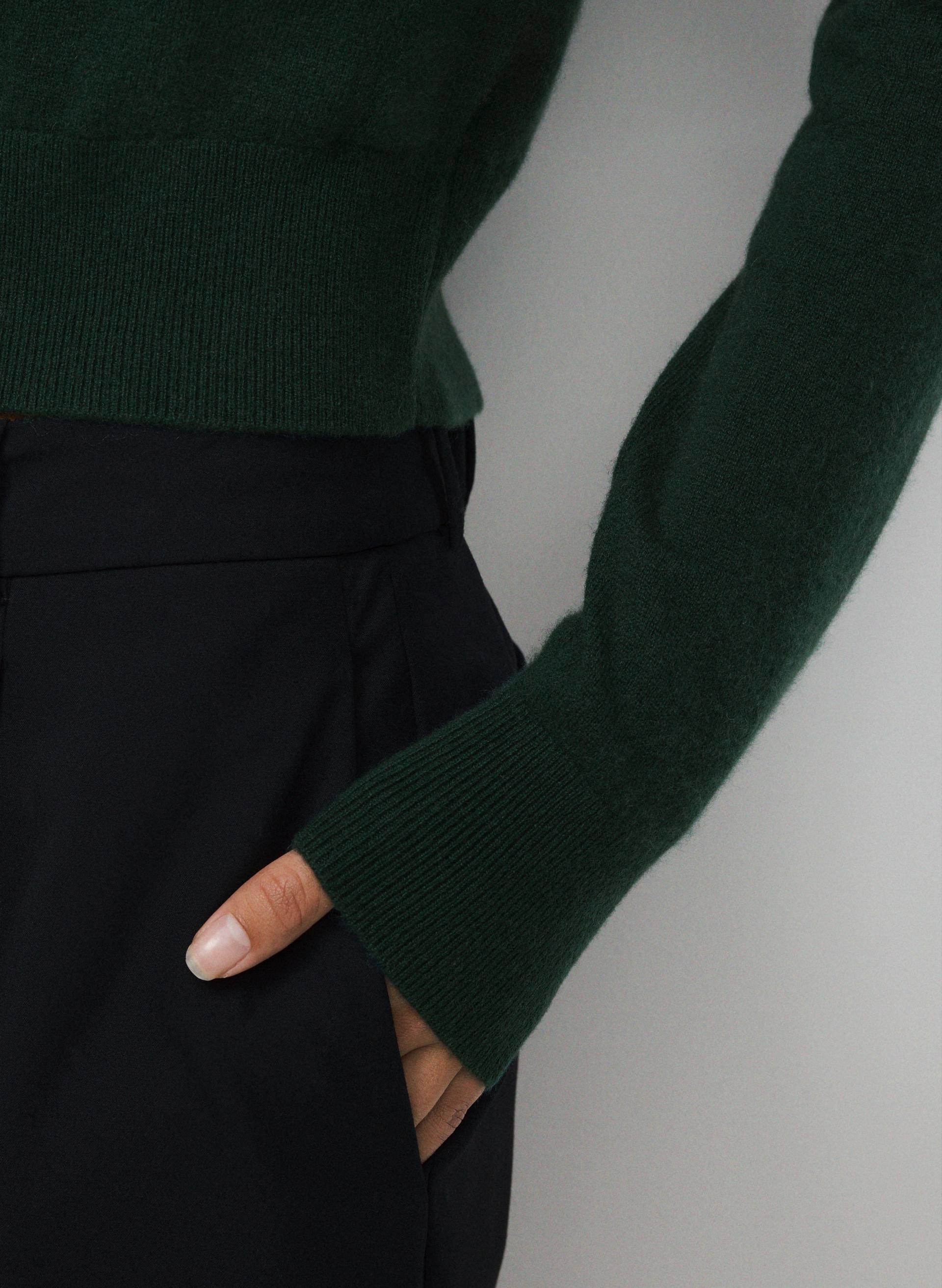 BARE CASHMERE SHOWCASE SWEATER | Aritzia