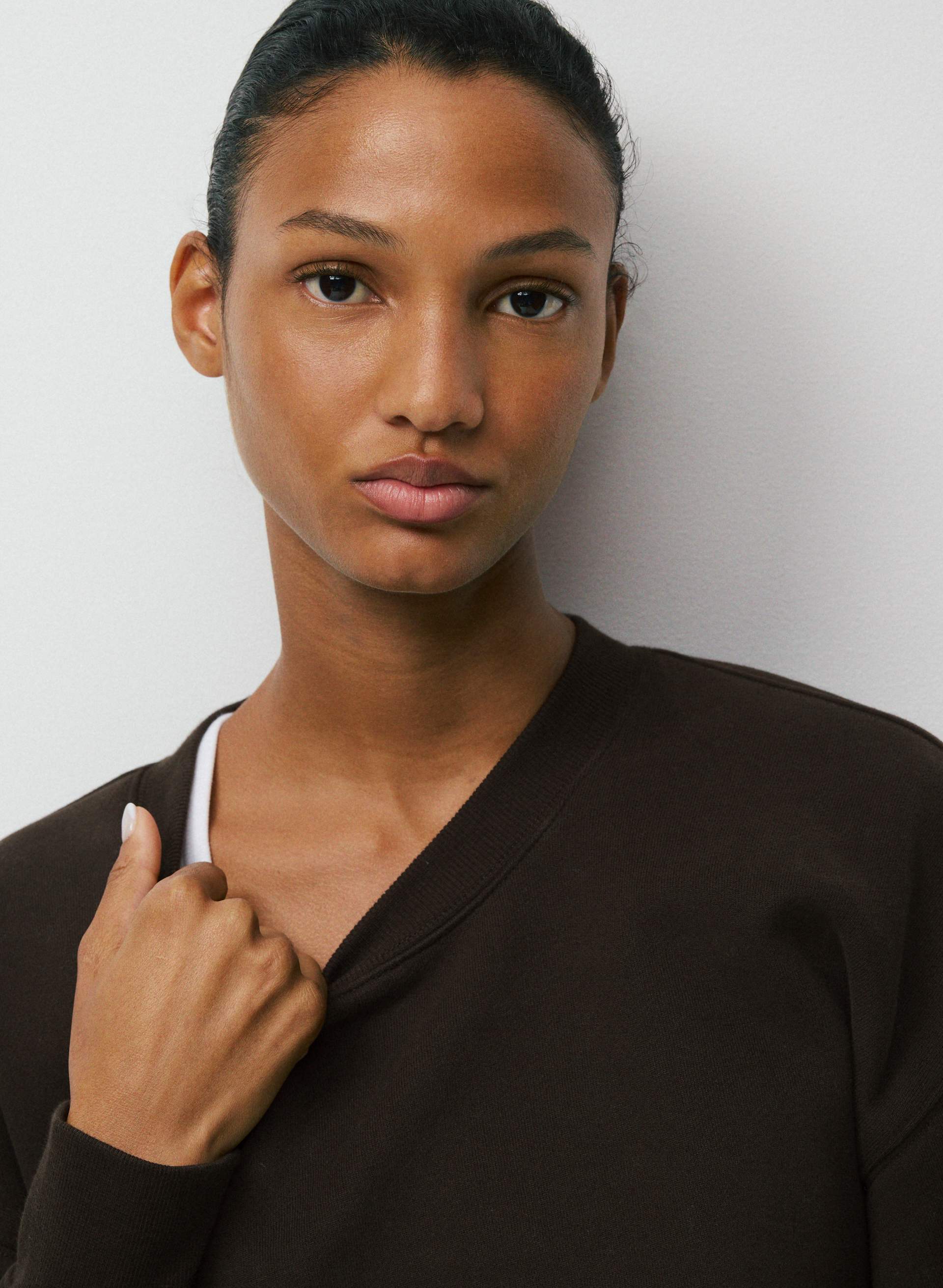 COZY SWEATFLEECE BOYFRIEND CREW SWEATSHIRT | Aritzia