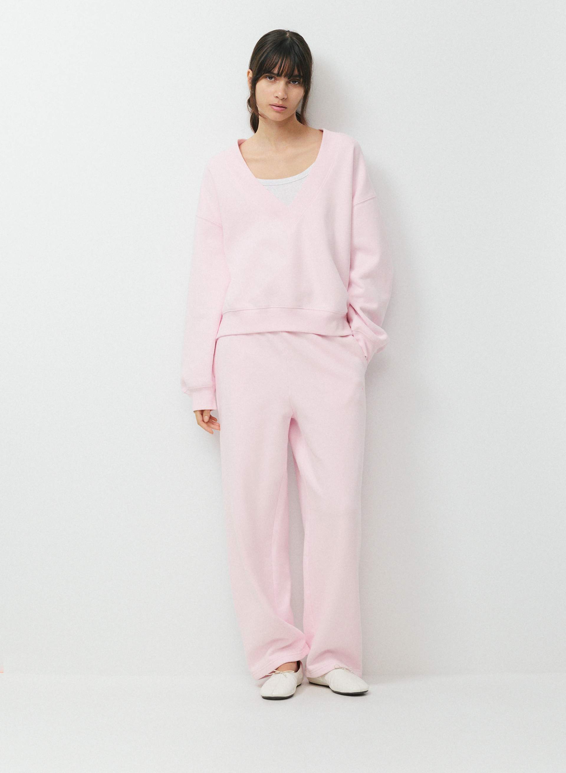 COZY SWEATFLEECE MEGA V-NECK SWEATSHIRT | Aritzia