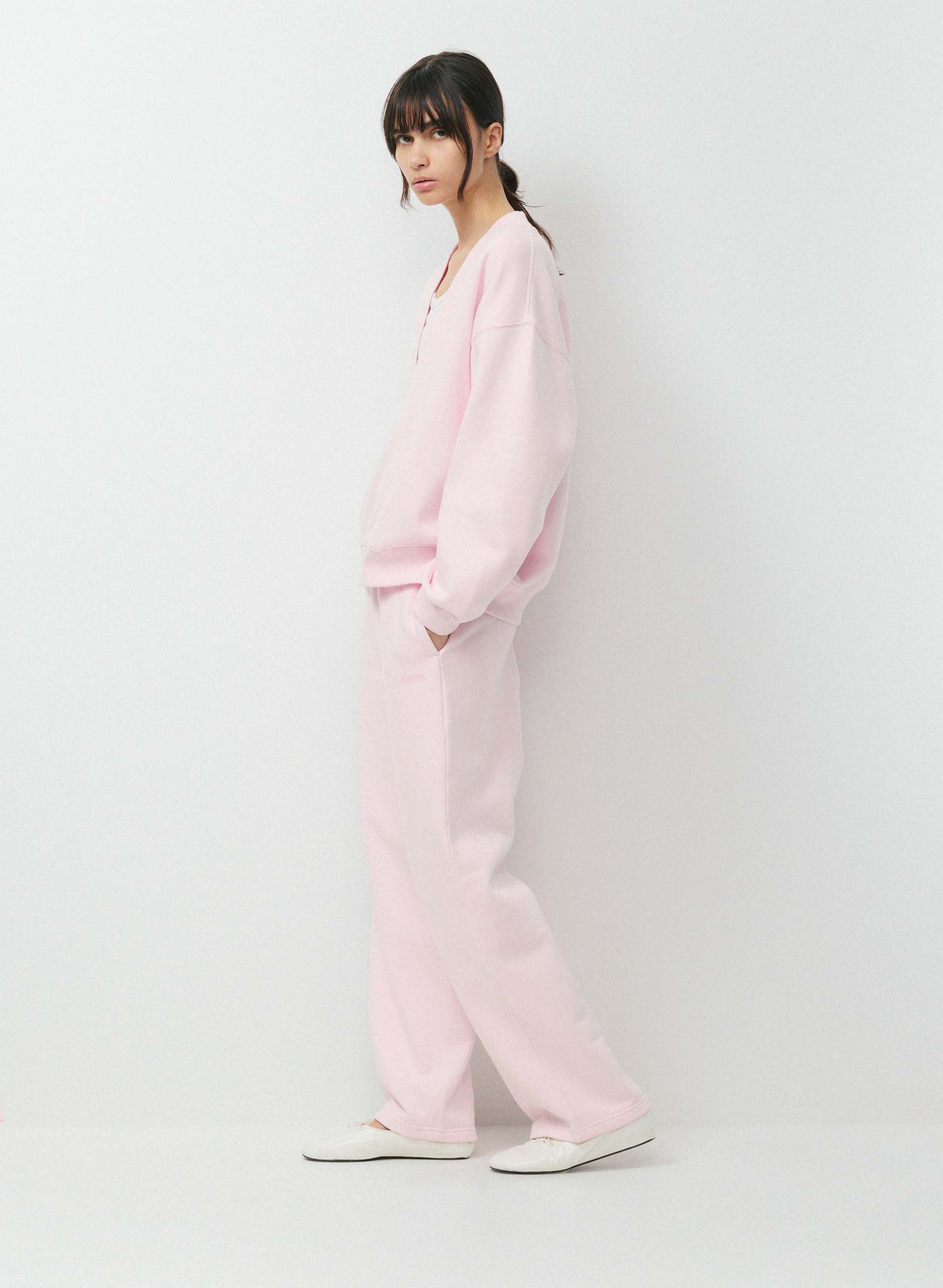COZY SWEATFLEECE MEGA V-NECK SWEATSHIRT | Aritzia
