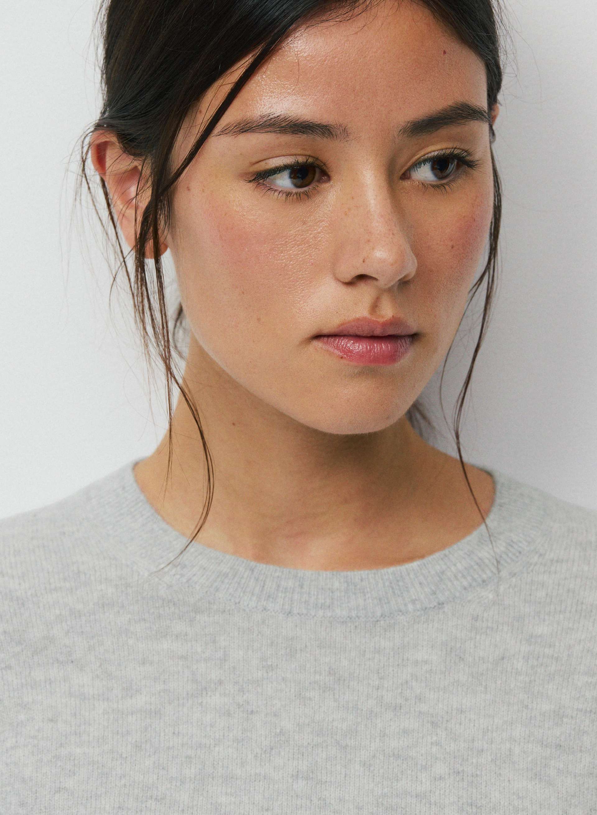 BARE CASHMERE BLOOR SWEATER | Aritzia