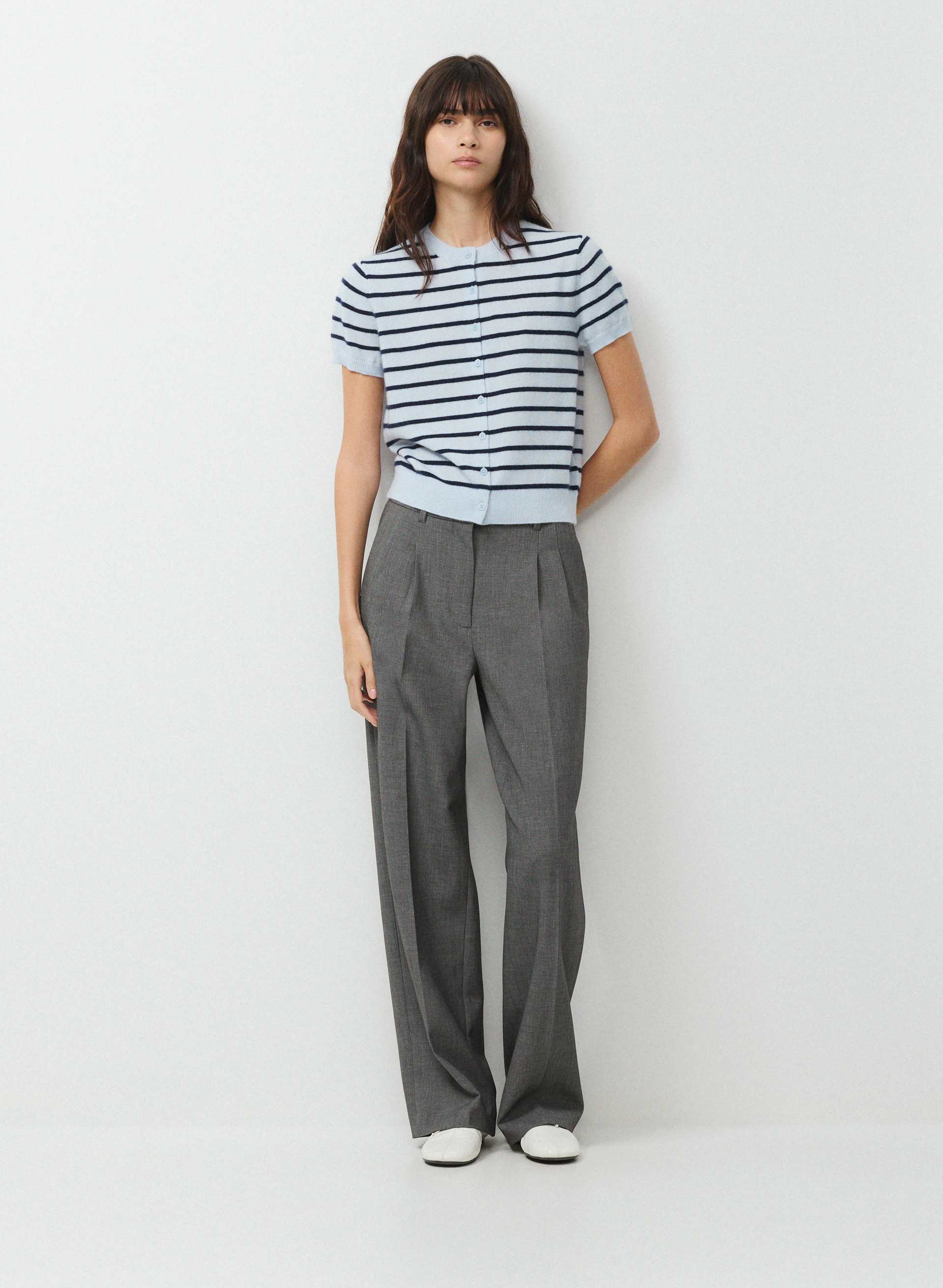 BARE CASHMERE NOTEWORTHY SHORTSLEEVE CARDIGAN - Lightweight 100% cashmere shortsleeve crewneck cardigan. 