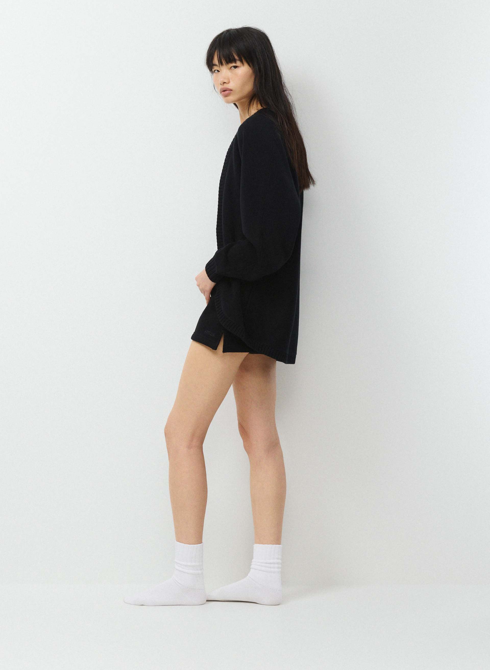 GRAMERCY BELOW BUM SHRUG | Aritzia