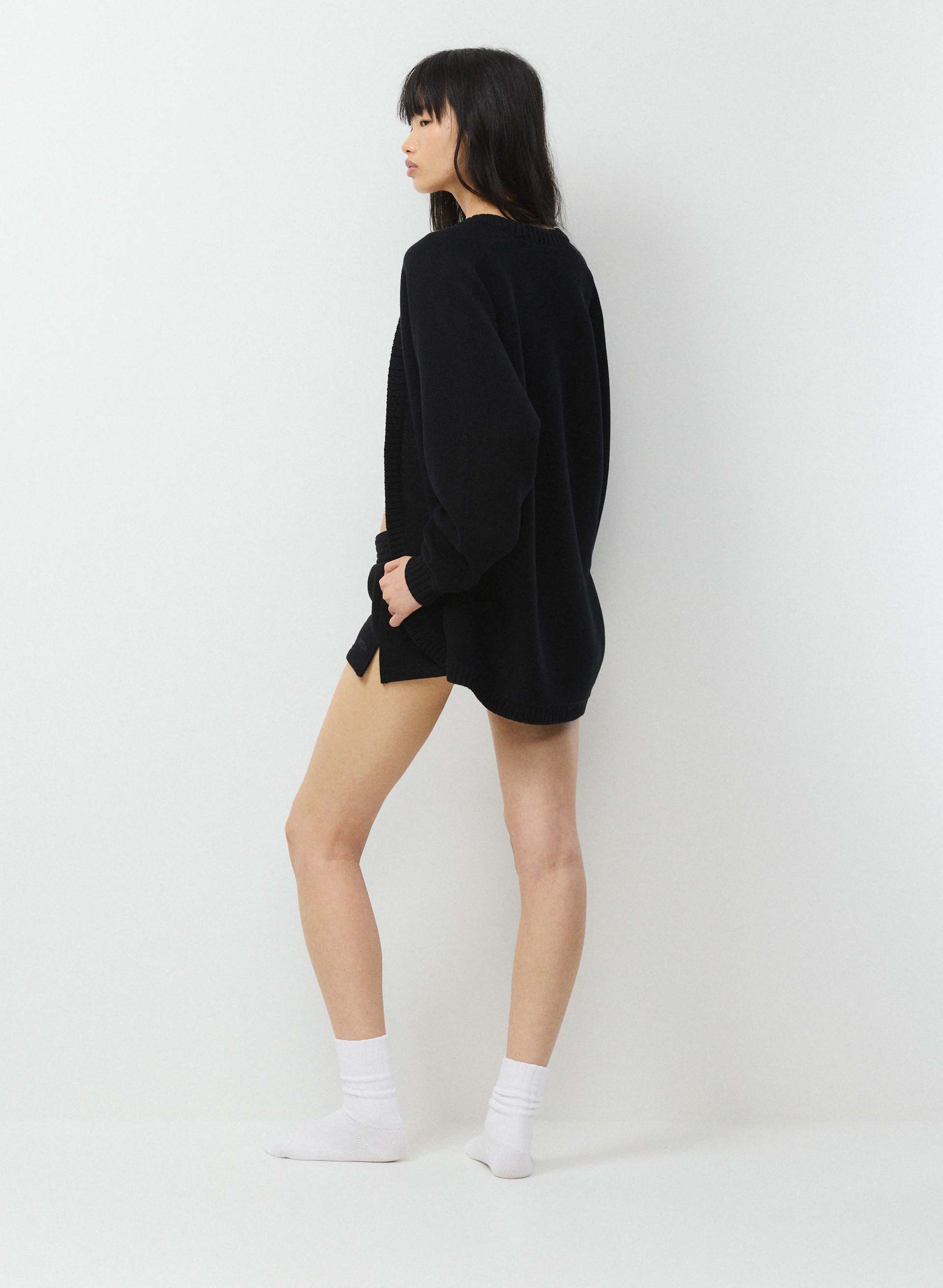 GRAMERCY BELOW BUM SHRUG | Aritzia