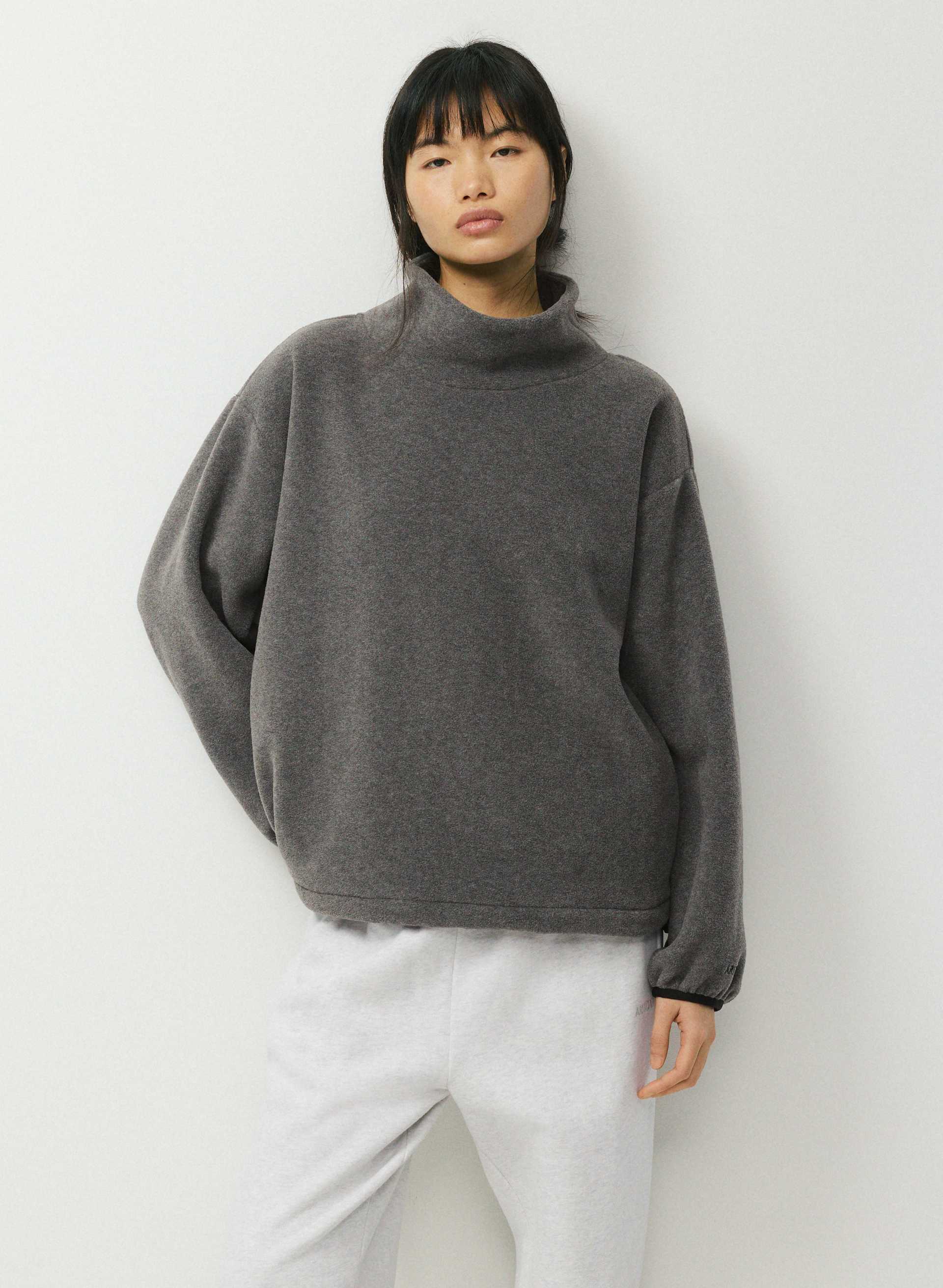 VALE FUNNEL NECK | Aritzia