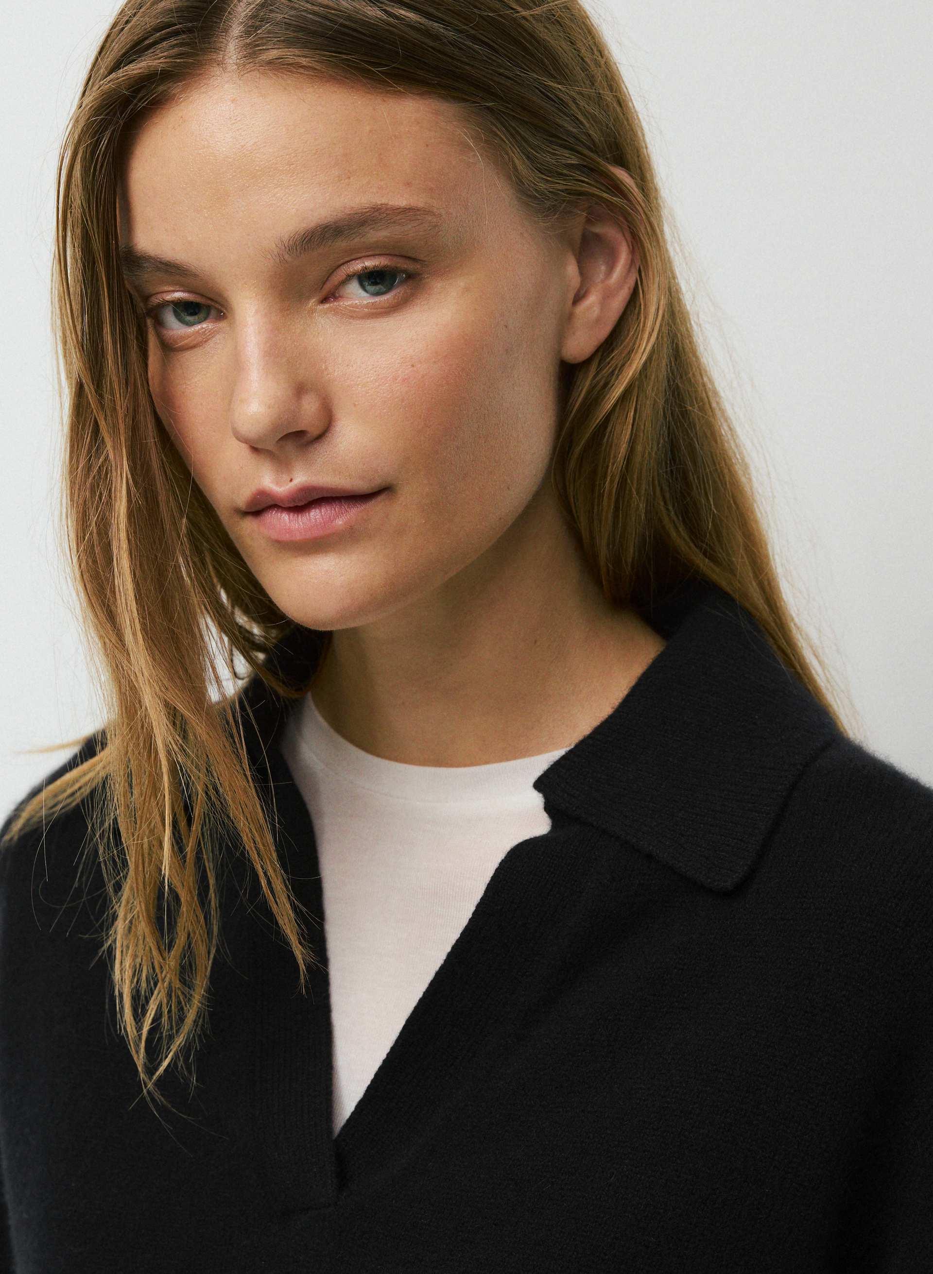 ESSENTIAL CASHMERE ADMIRE POLO SWEATER | Aritzia