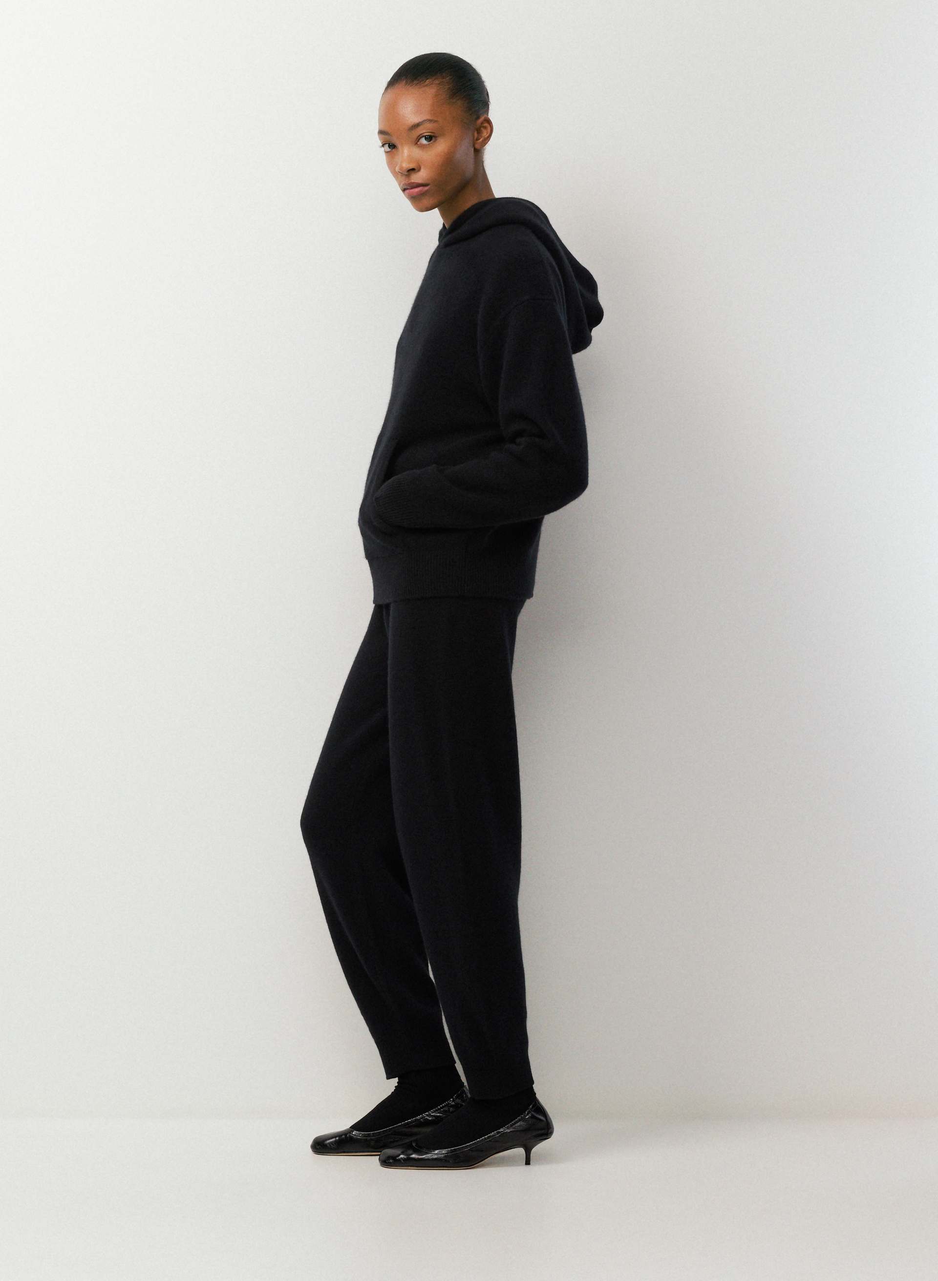 ESSENTIAL CASHMERE IMMERSE HOODIE | Aritzia