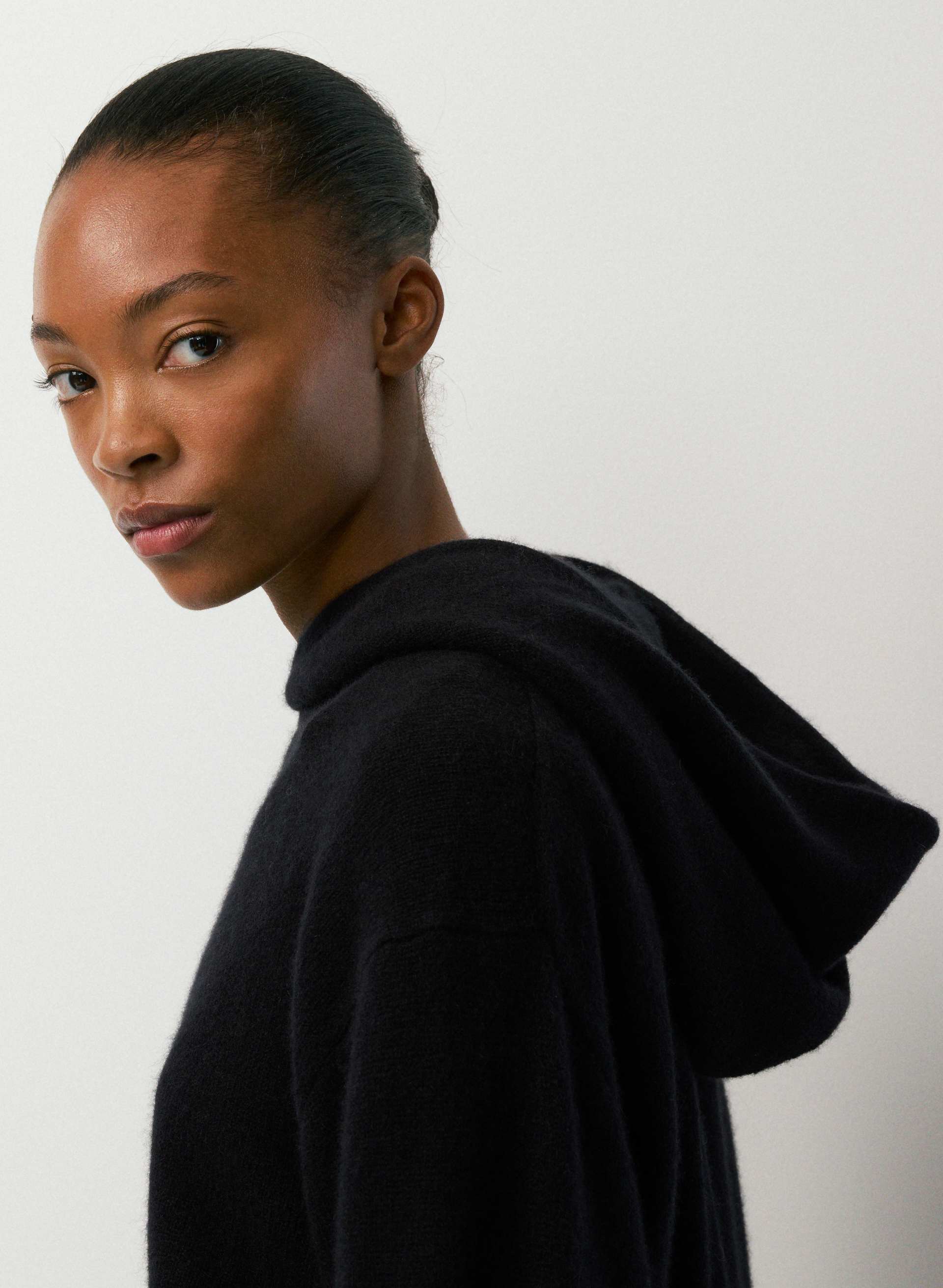 ESSENTIAL CASHMERE IMMERSE HOODIE | Aritzia