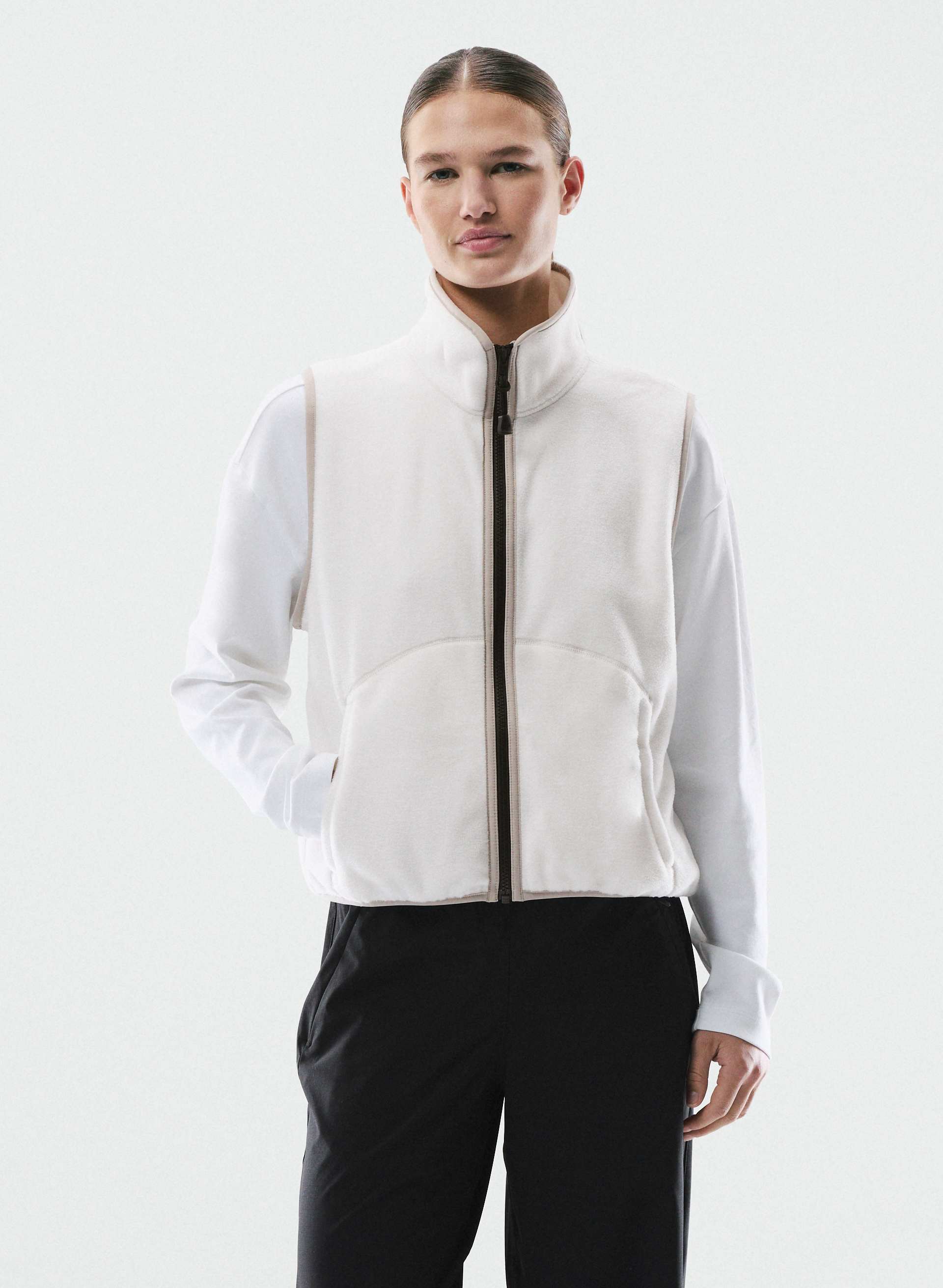 TERRAIN VEST | Aritzia