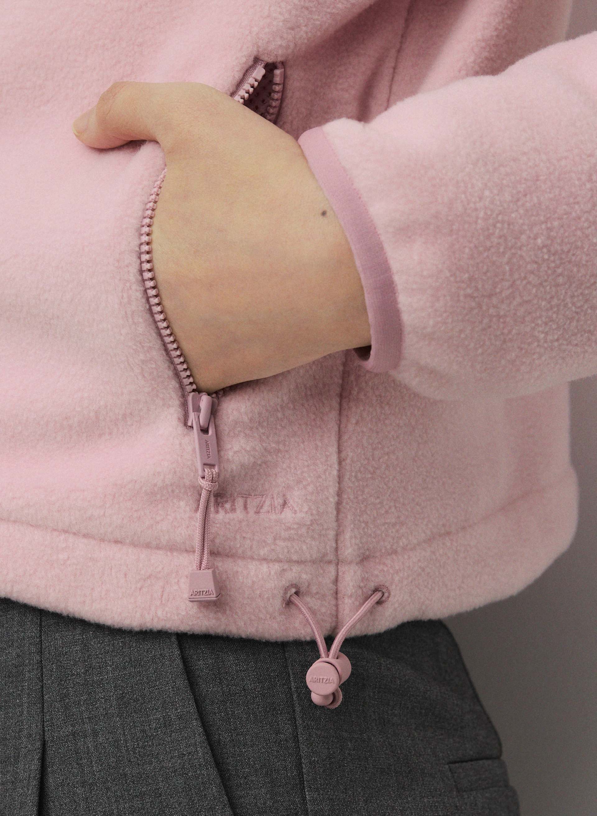 AUTUMN ZIP-UP | Aritzia