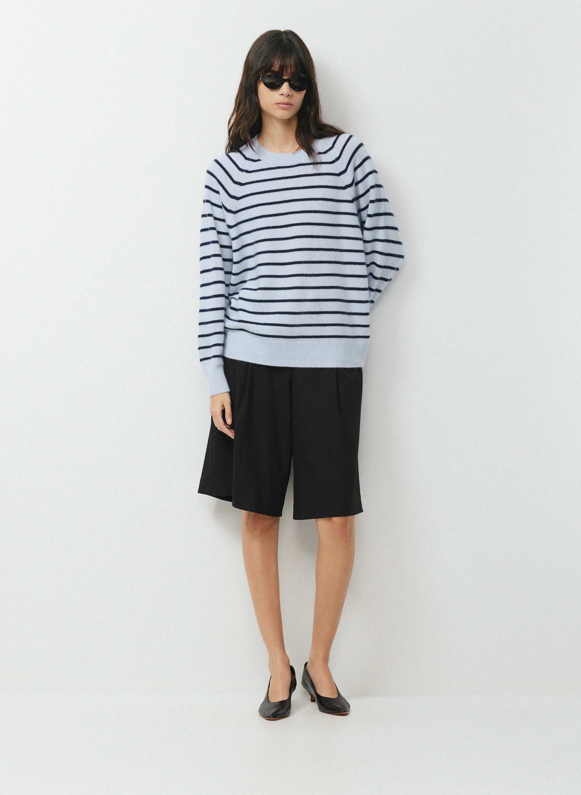ESSENTIAL WOOL CASHMERE ISABELLE SWEATER - Midweight wool and cashmere crewneck sweater. 